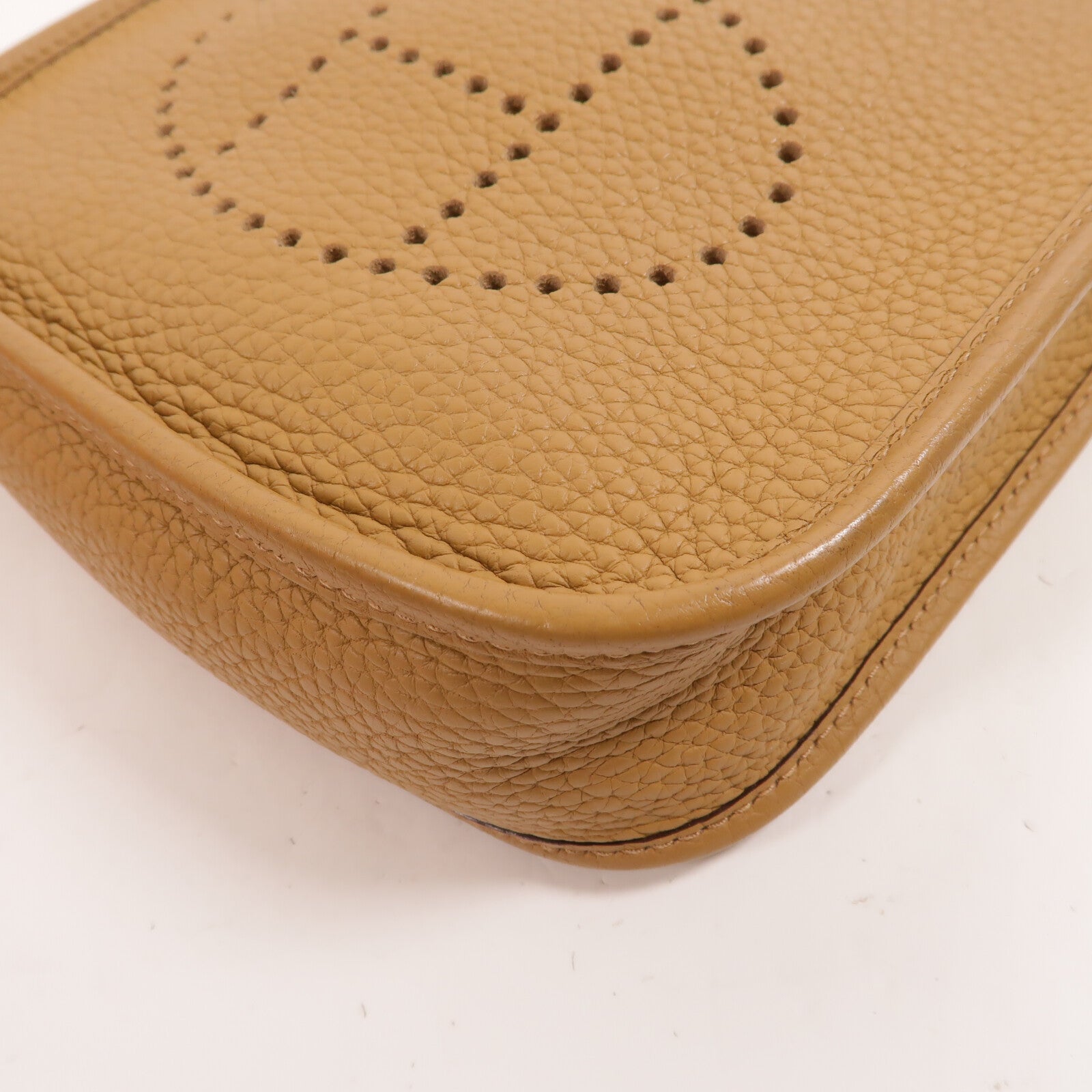 HERMES Clemence皮革Evelyne TPM肩背袋Biscuit
