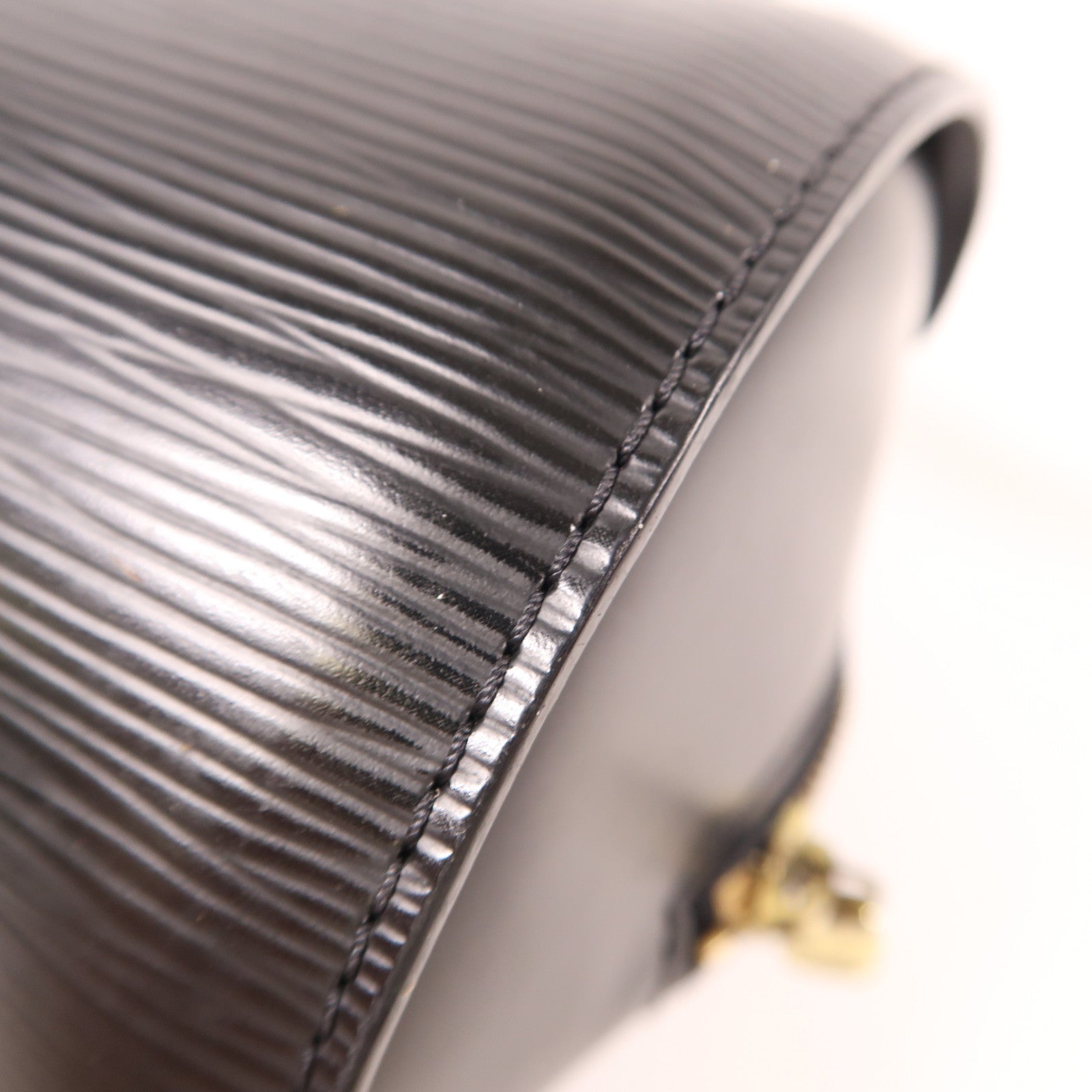 LOUIS VUITTON Epi Soufflot金扣肩背袋黑色