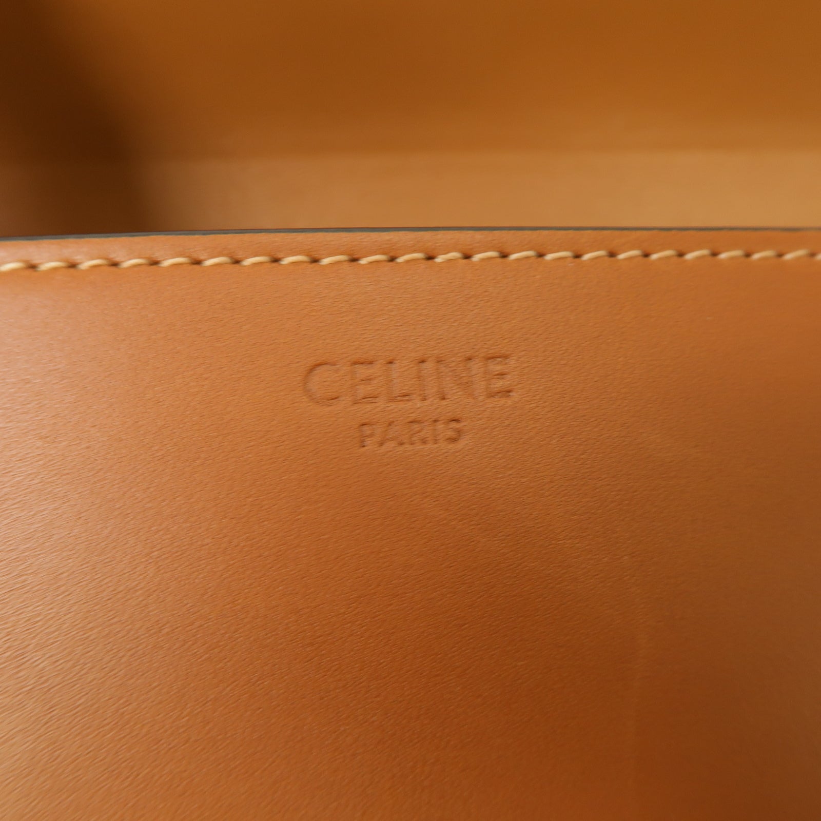 CELINE 牛皮皮革Claude金扣肩背袋棕色