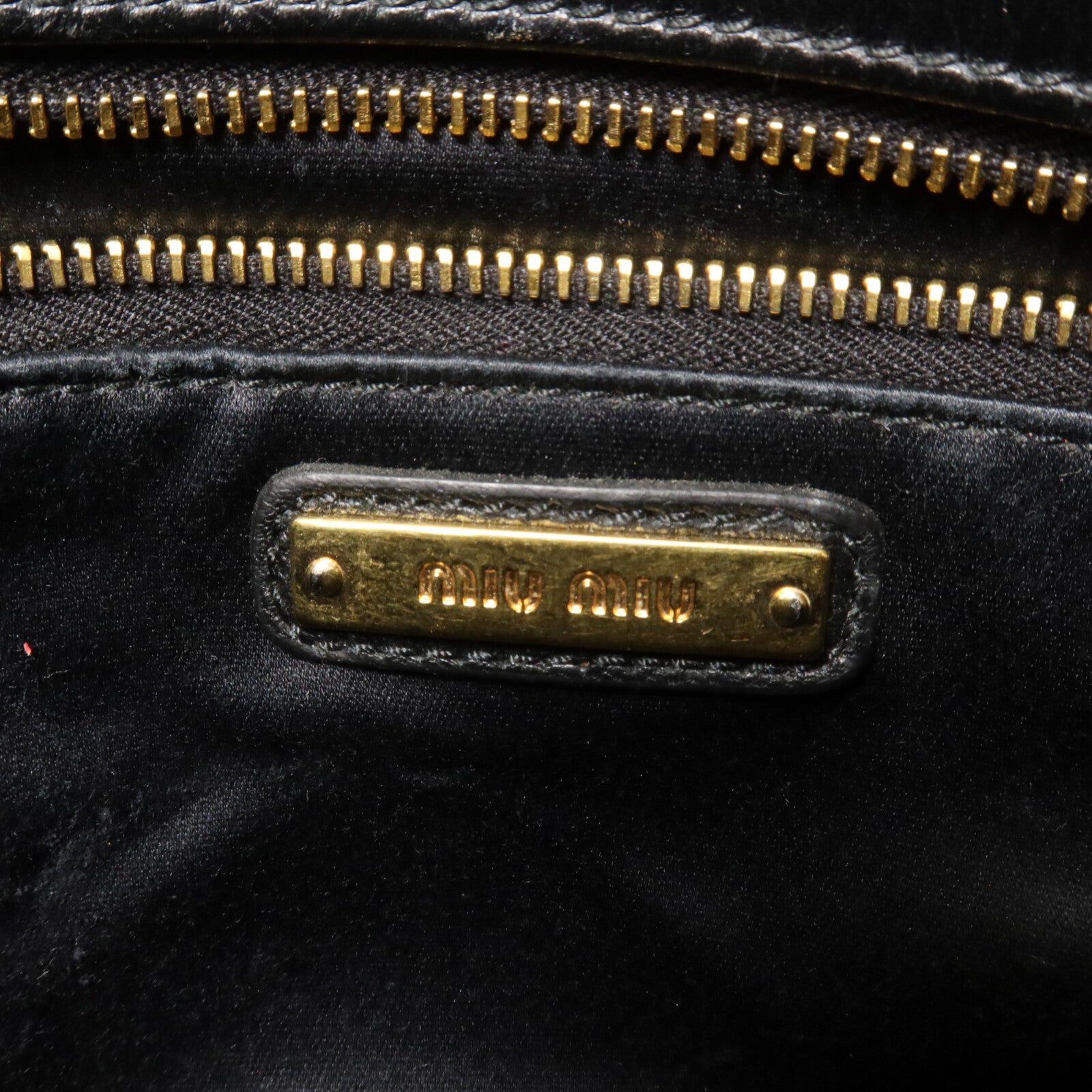 Miu Miu 牛皮皮革Shoulder Bag鏈帶肩背袋