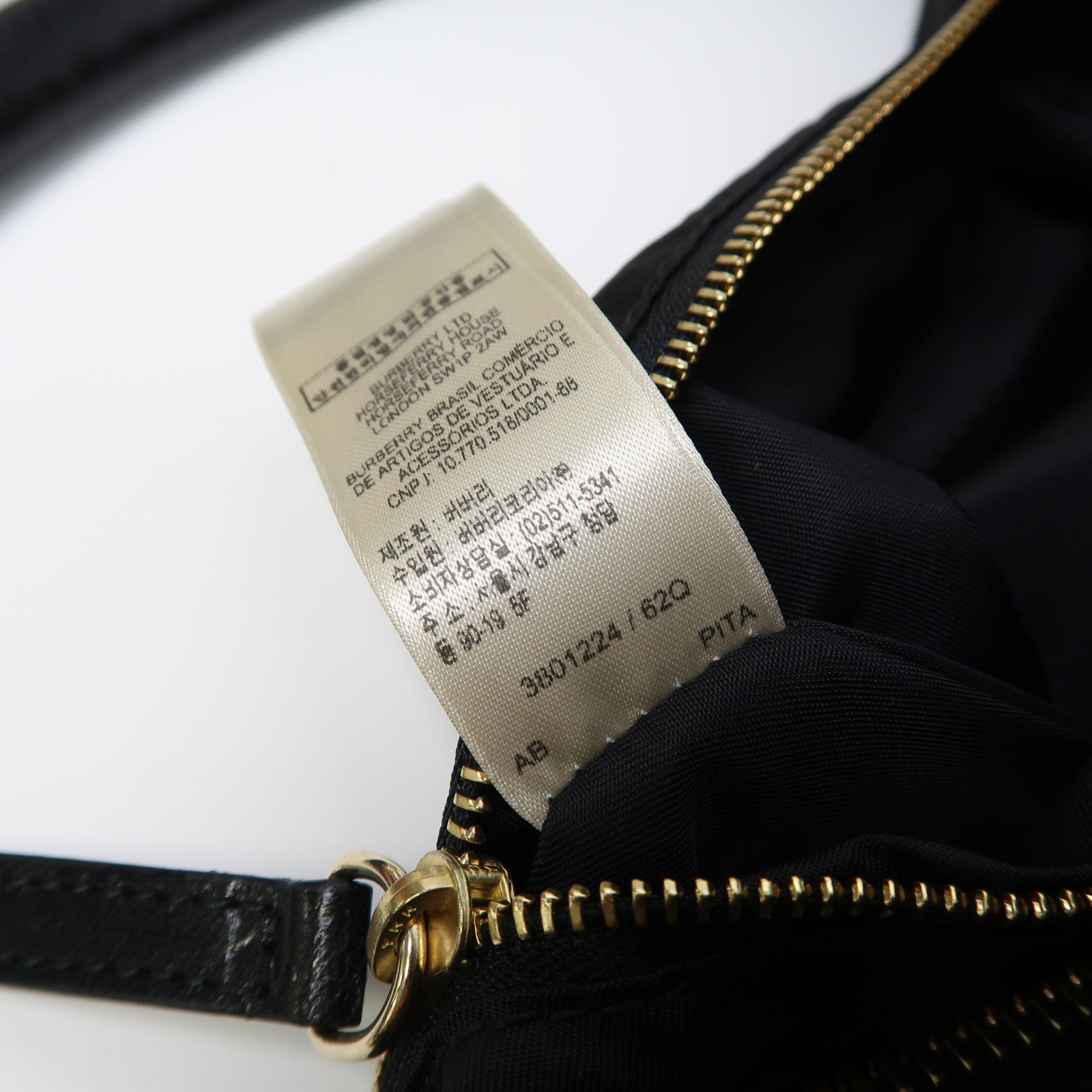 BURBERRY 尼龍Shoulder Bag金扣肩背袋黑色/灰色/白色