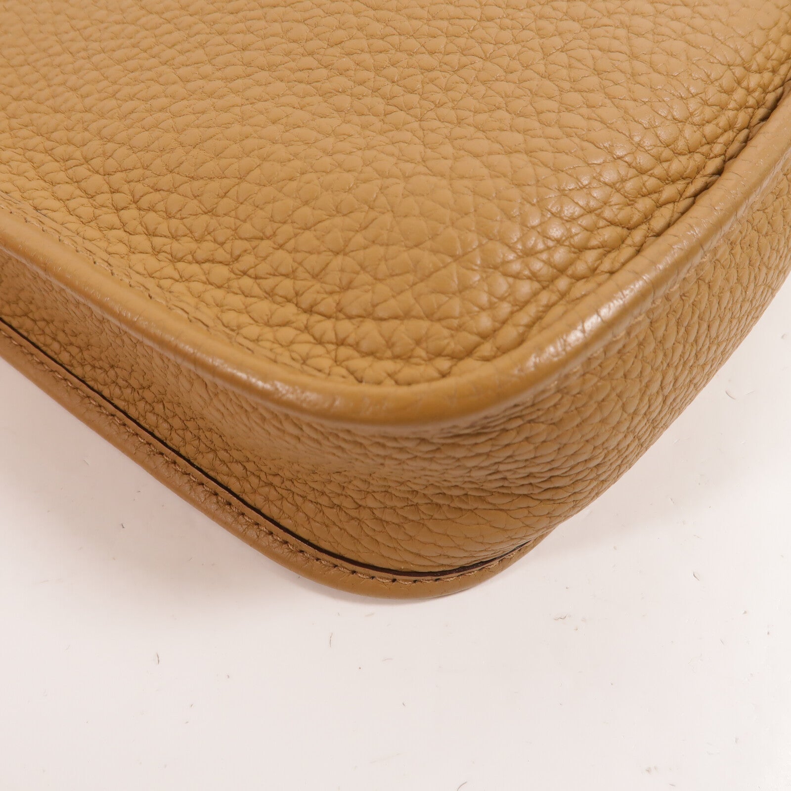HERMES Clemence皮革Evelyne TPM肩背袋Biscuit