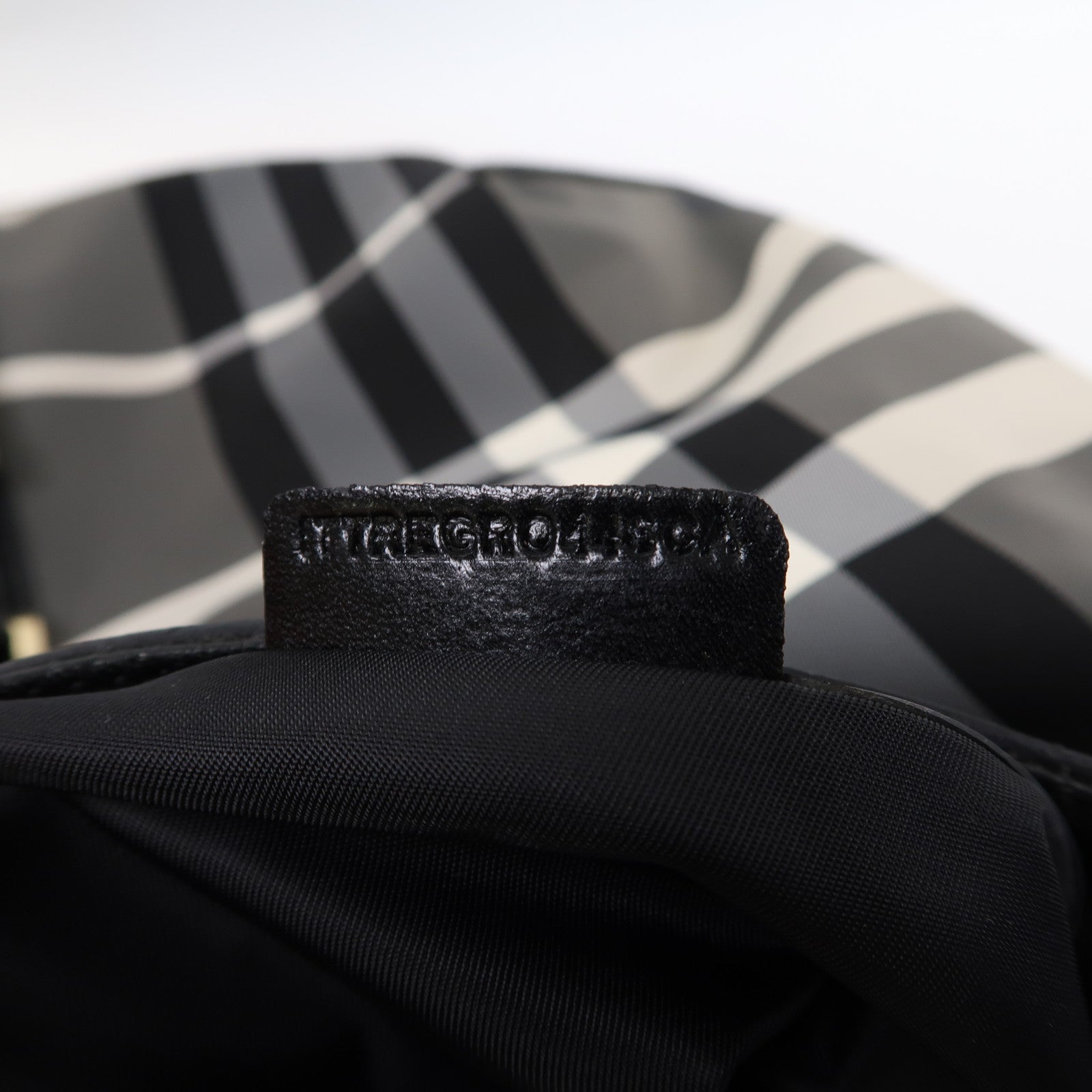 BURBERRY 尼龍Shoulder Bag金扣肩背袋黑色/灰色/白色