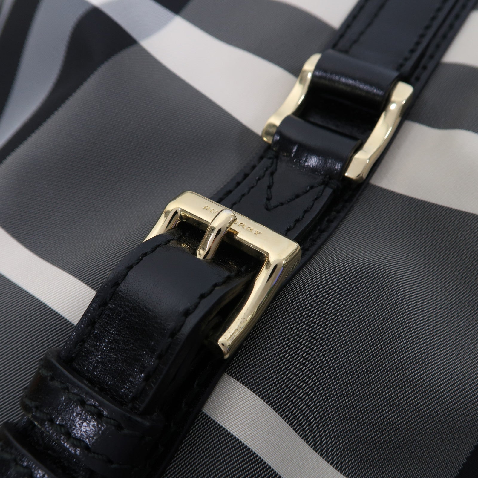 BURBERRY 尼龍Shoulder Bag金扣肩背袋黑色/灰色/白色