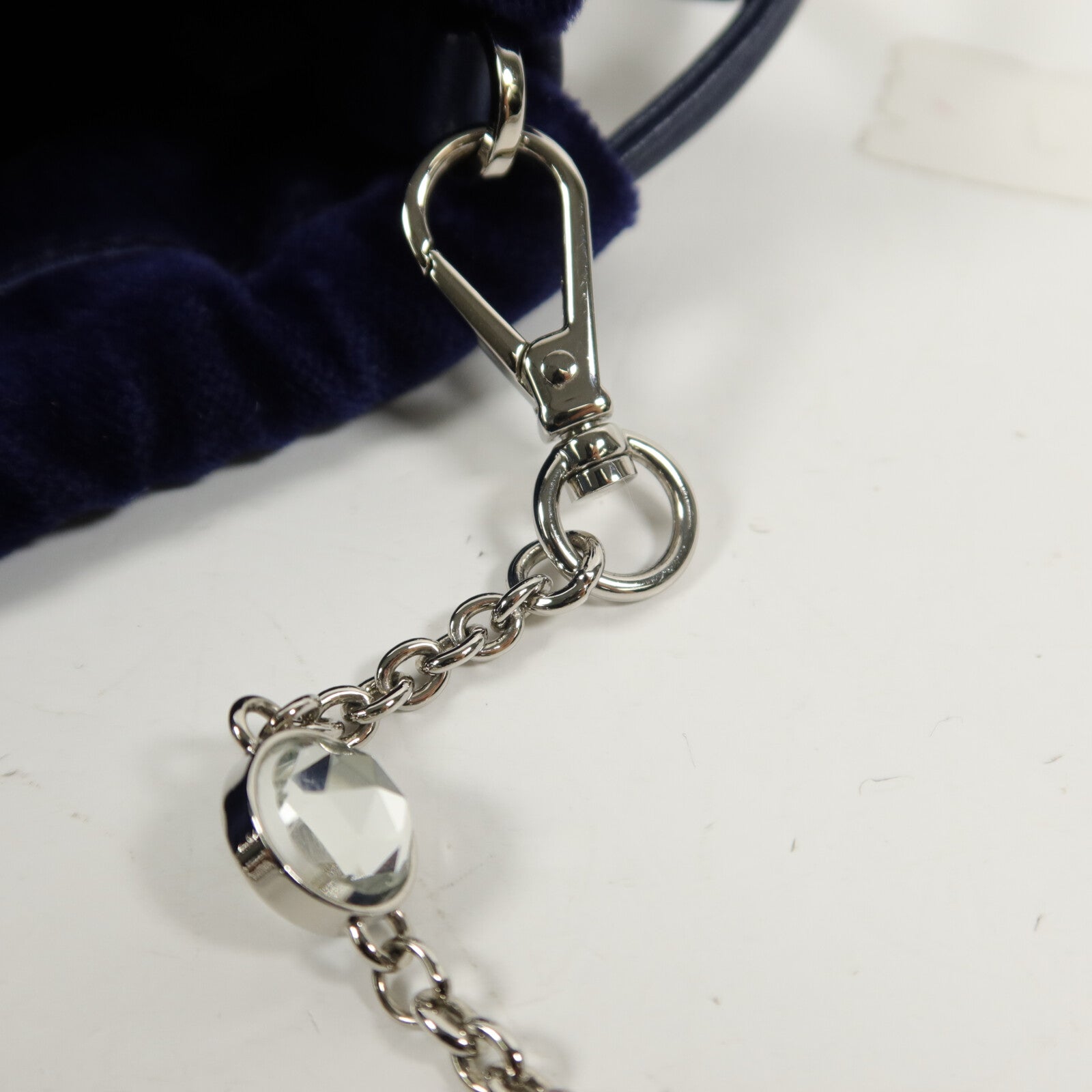Miu Miu 天鵝絨Shoulder Bag鏈帶肩背袋