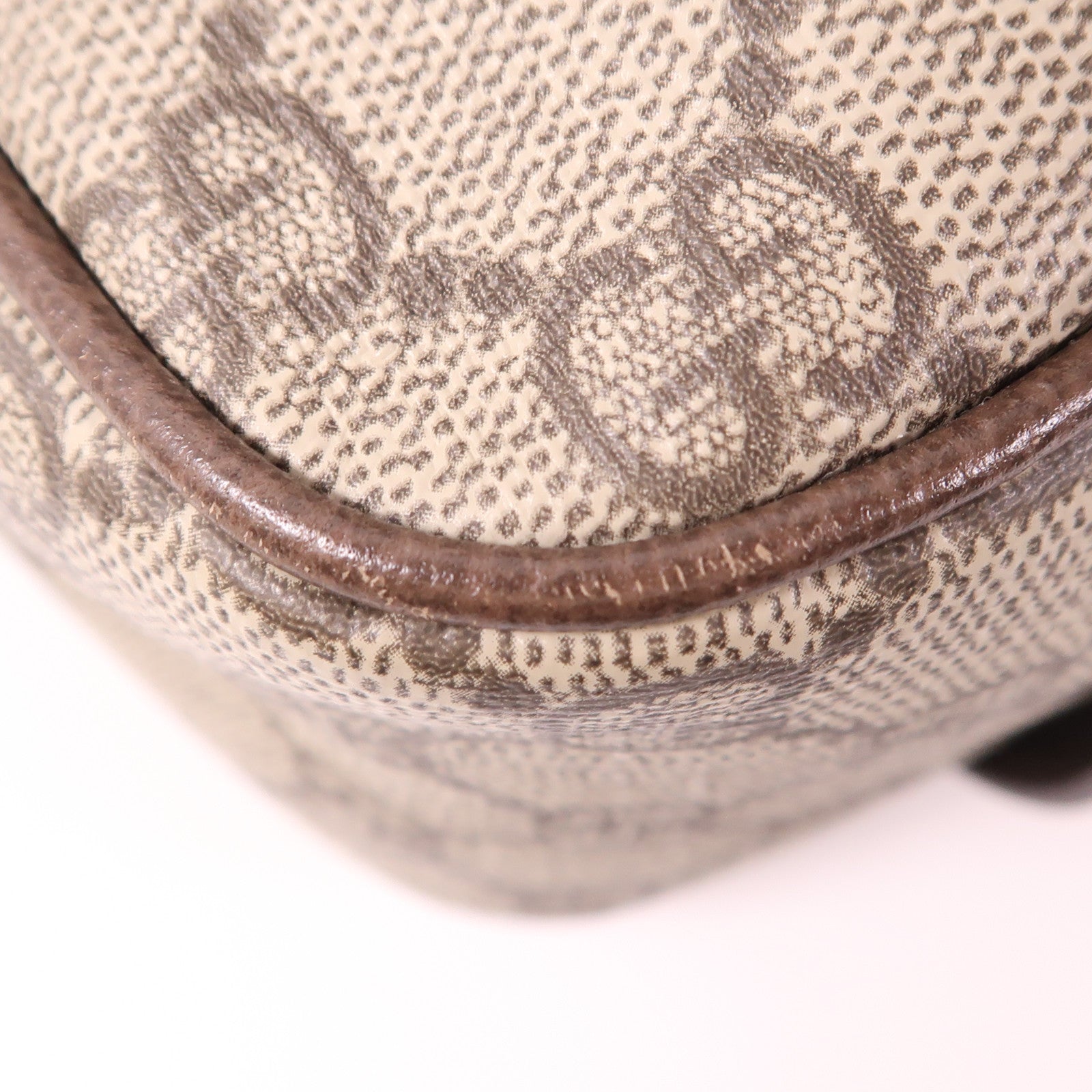 GUCCI 塗層帆布Shoulder Bag銀扣肩背袋