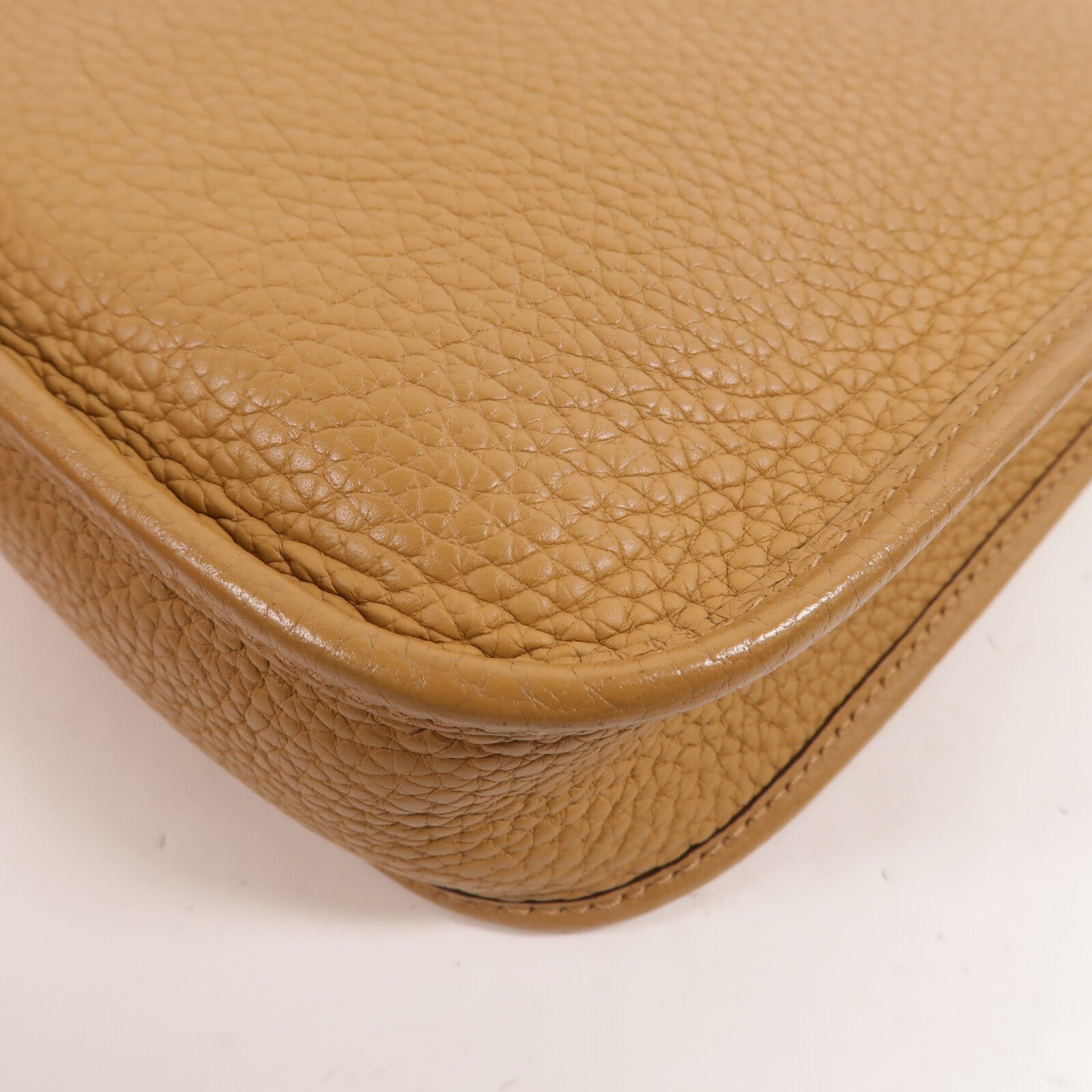 HERMES Clemence皮革Evelyne TPM肩背袋Biscuit