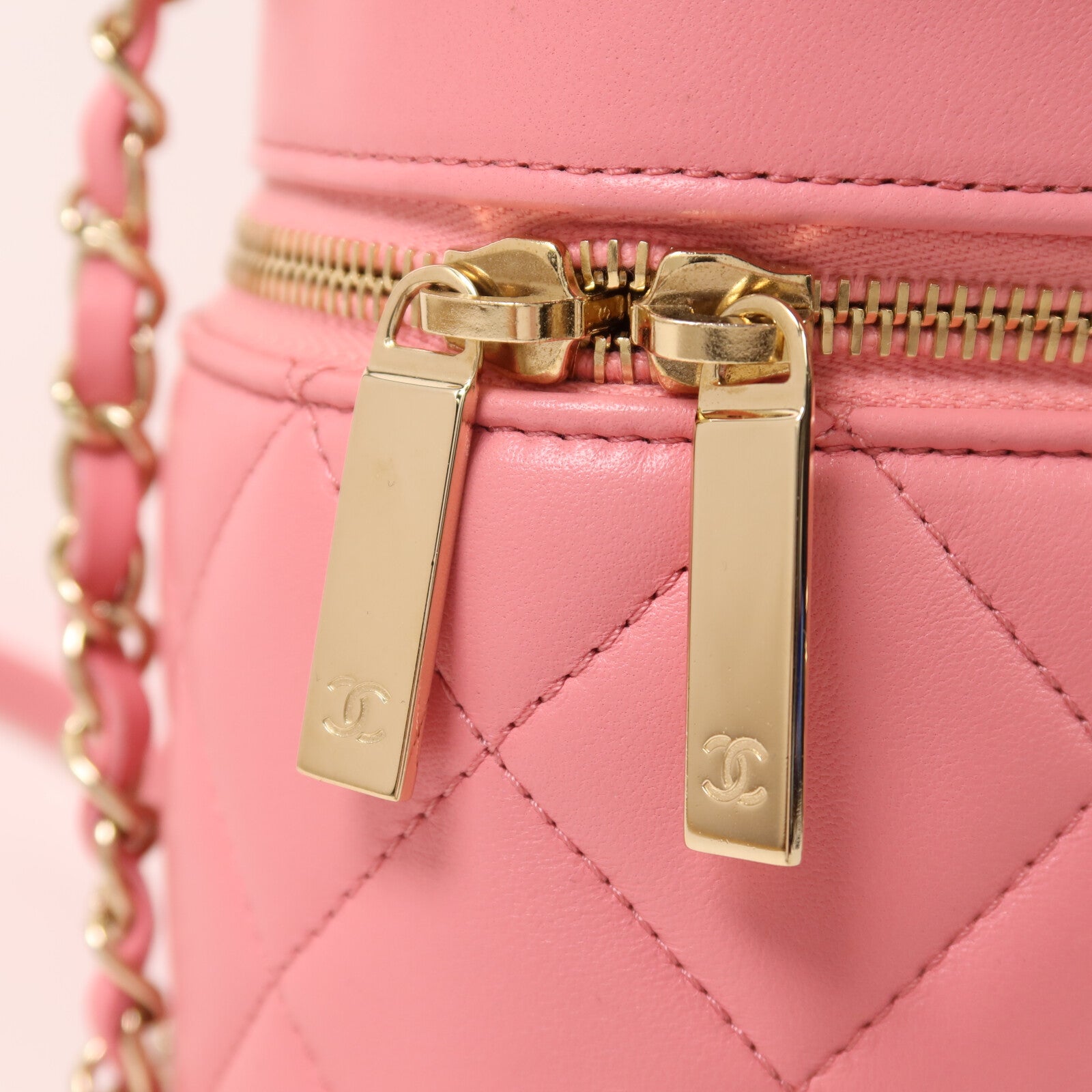 CHANEL 羊皮皮革Trendy CC Vantiy Case金扣鏈帶手挽肩背兩用袋