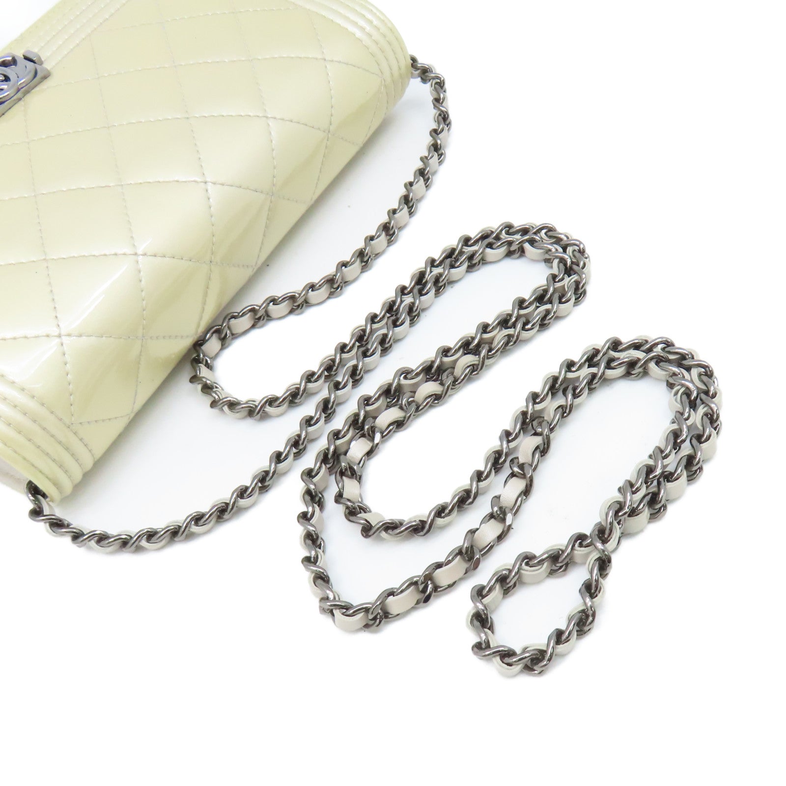 CHANEL 【激減優惠】菱格漆皮皮革WOC Wallet On Chain Shoulder Bag銀扣鏈帶肩背袋杏色