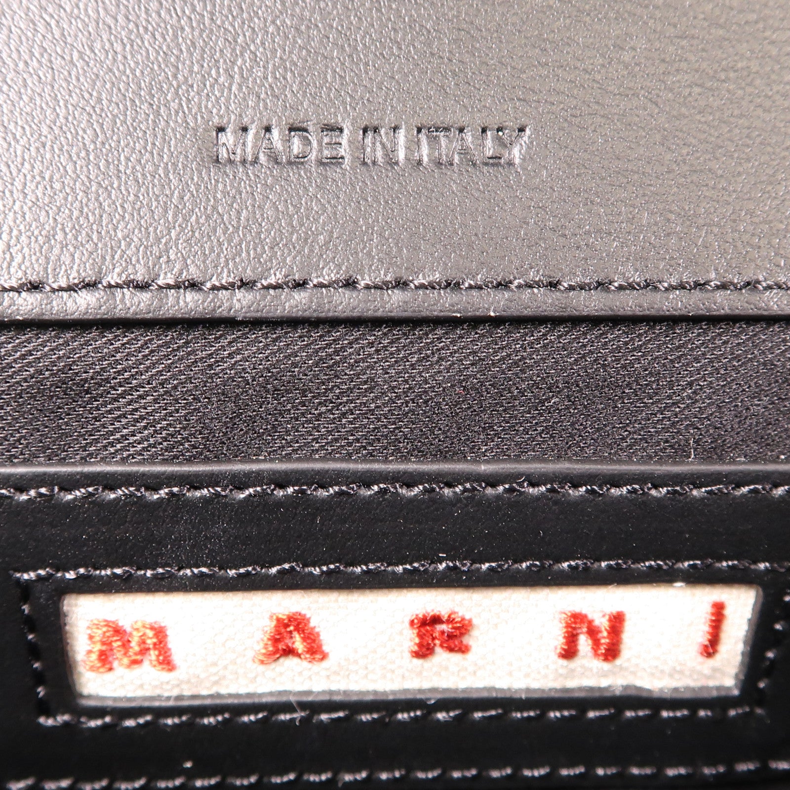 MARNI GHW Trunk Shoulder Bag SBMPN09NO5LV520 Calfskin Leather White