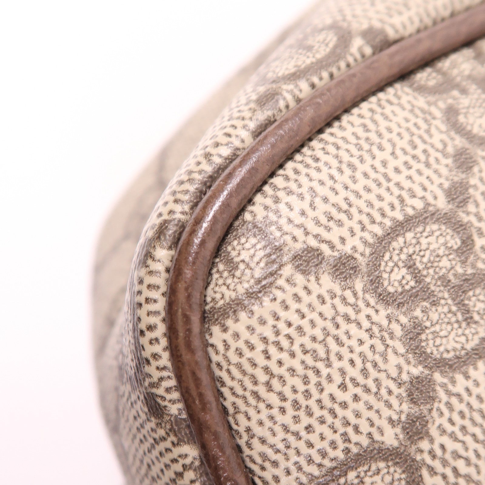 GUCCI 塗層帆布Shoulder Bag銀扣肩背袋