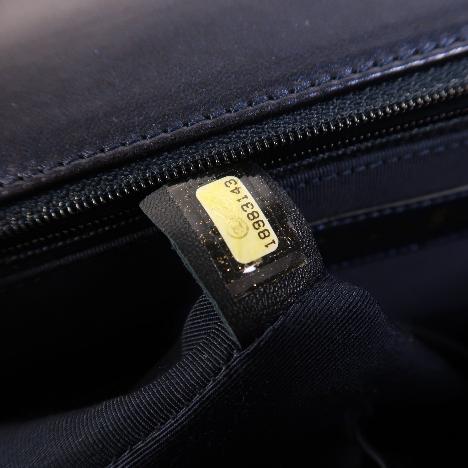 CHANEL 牛皮皮革Boy 30鏈帶肩背袋