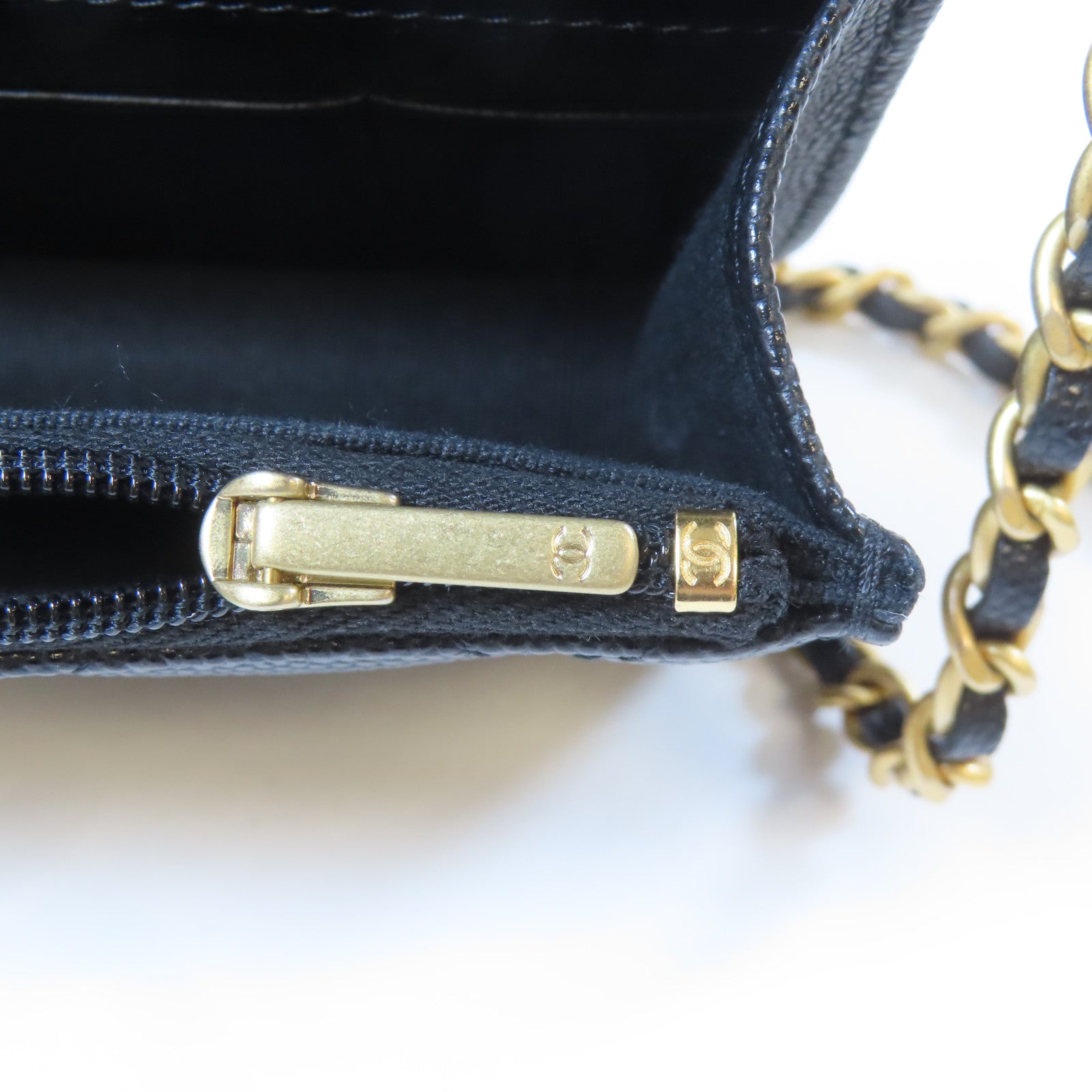 CHANEL 菱格Caviar皮革Chain Shoulder Bag金扣鏈帶肩背袋黑色