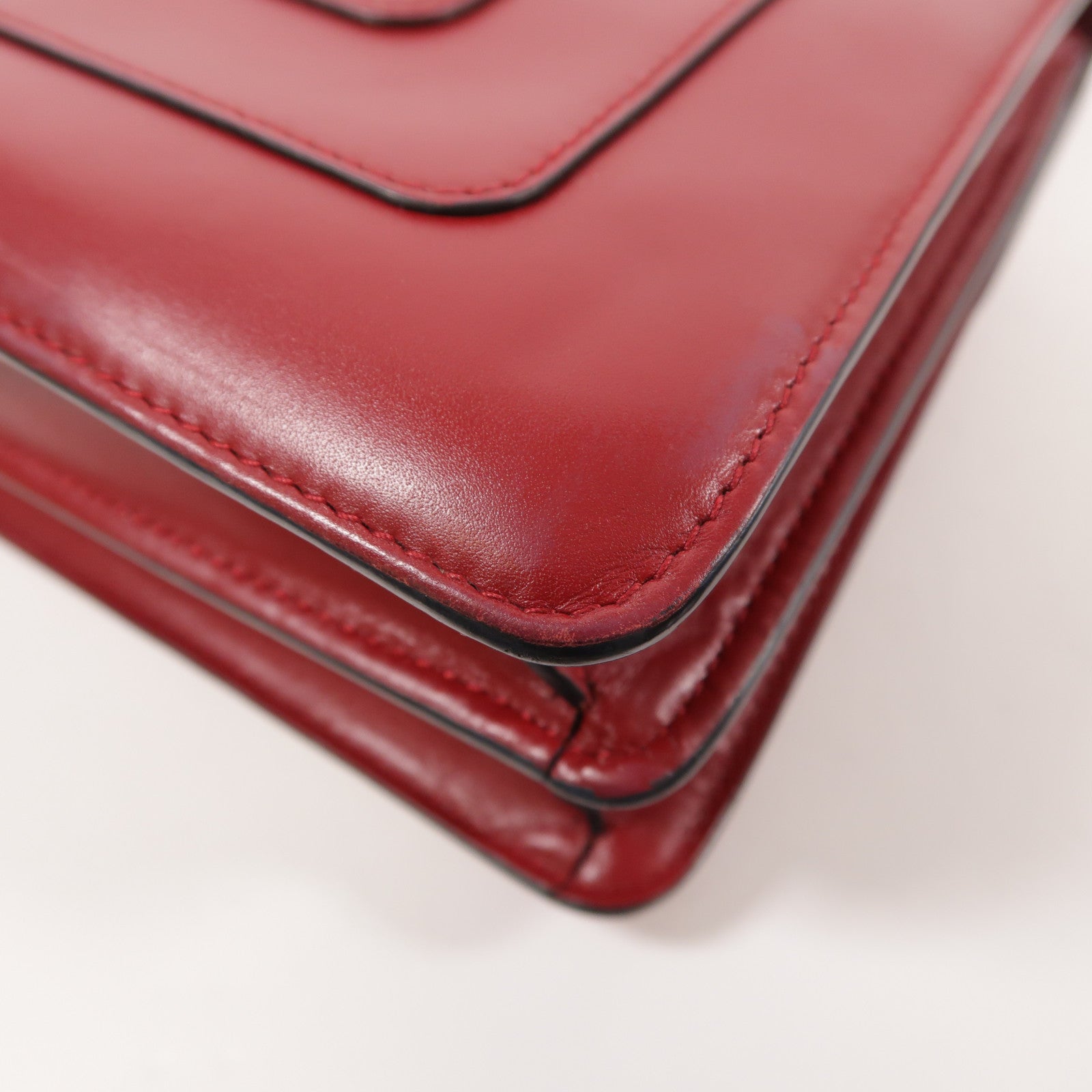 BVLGARI 牛皮皮革Serpenti Forever金扣鏈帶肩背袋