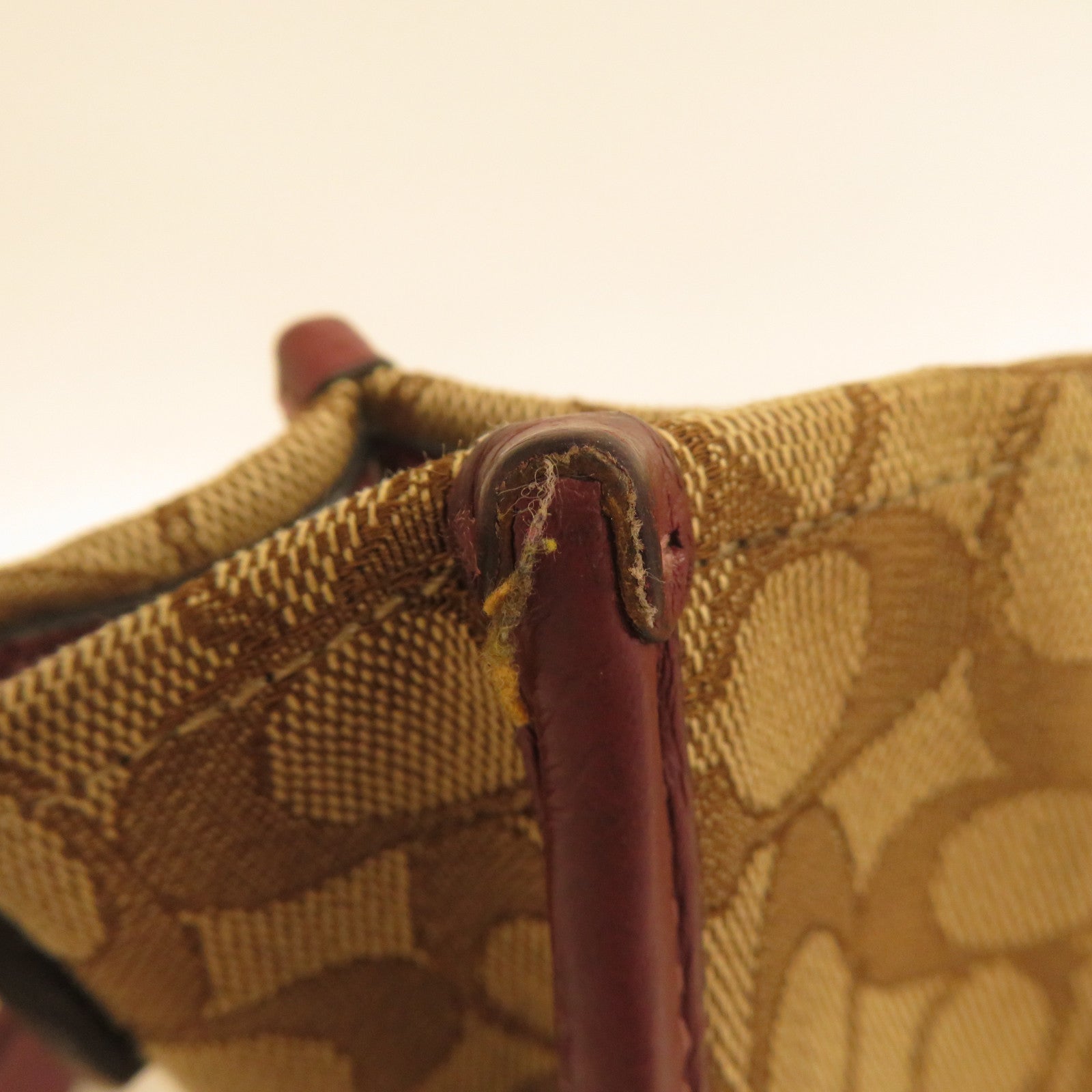 COACH 帆布Shoulder Bag金扣肩背袋啡色/紅色