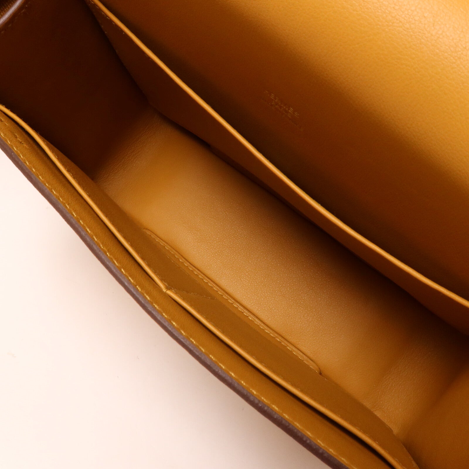 HERMES Chevre皮革Geta肩背袋Caramel