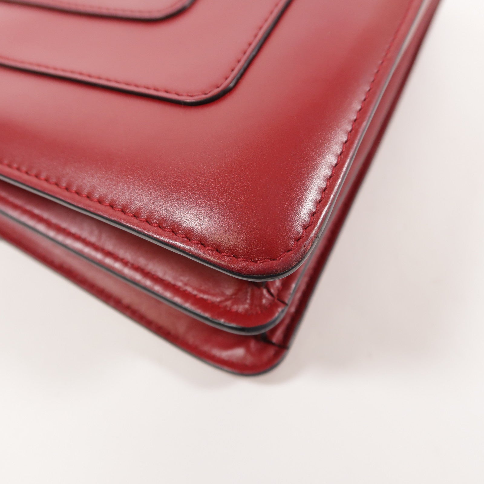 BVLGARI 牛皮皮革Serpenti Forever金扣鏈帶肩背袋