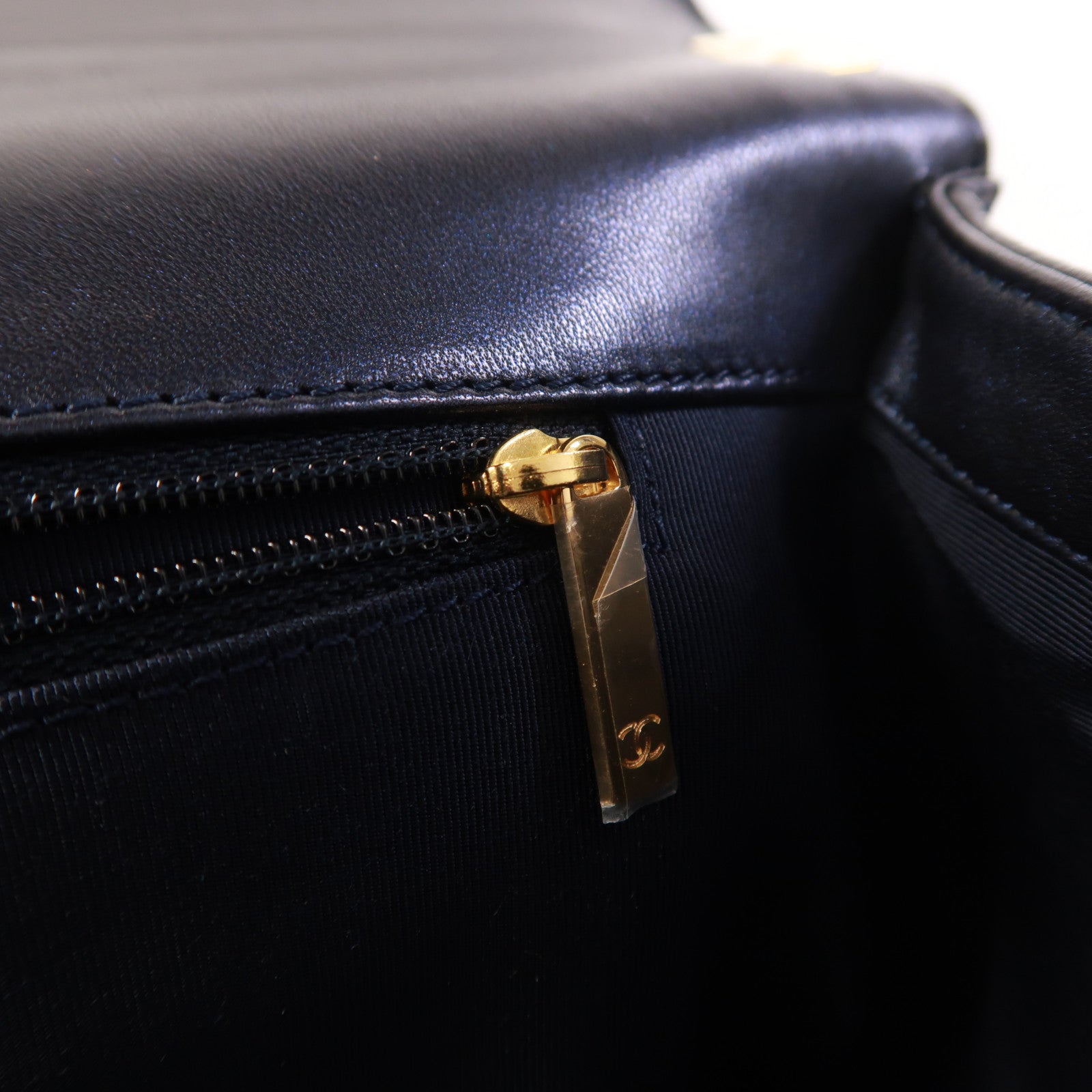 CHANEL 牛皮皮革Boy 30鏈帶肩背袋