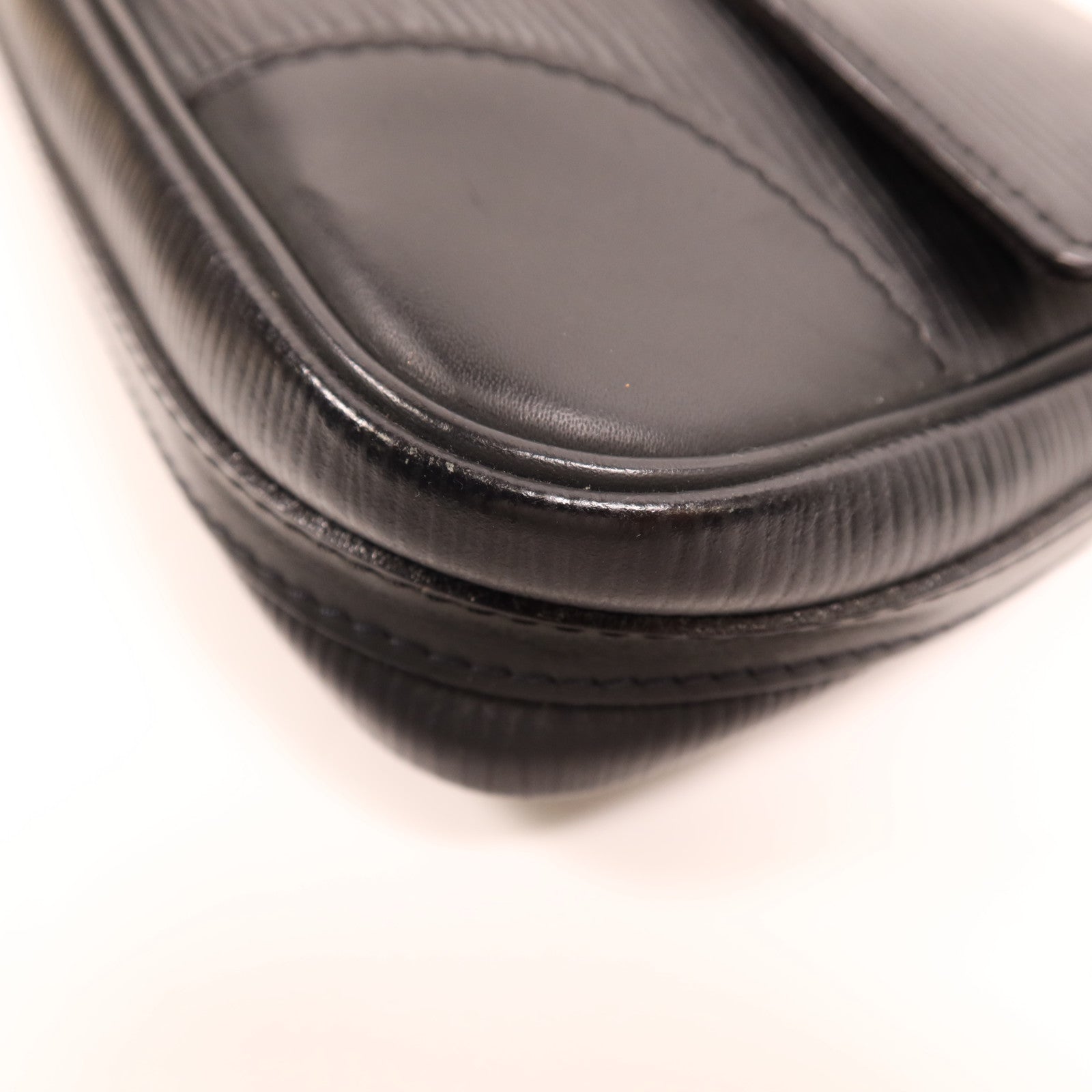 LOUIS VUITTON Epi Segur Pochette銀扣肩背袋