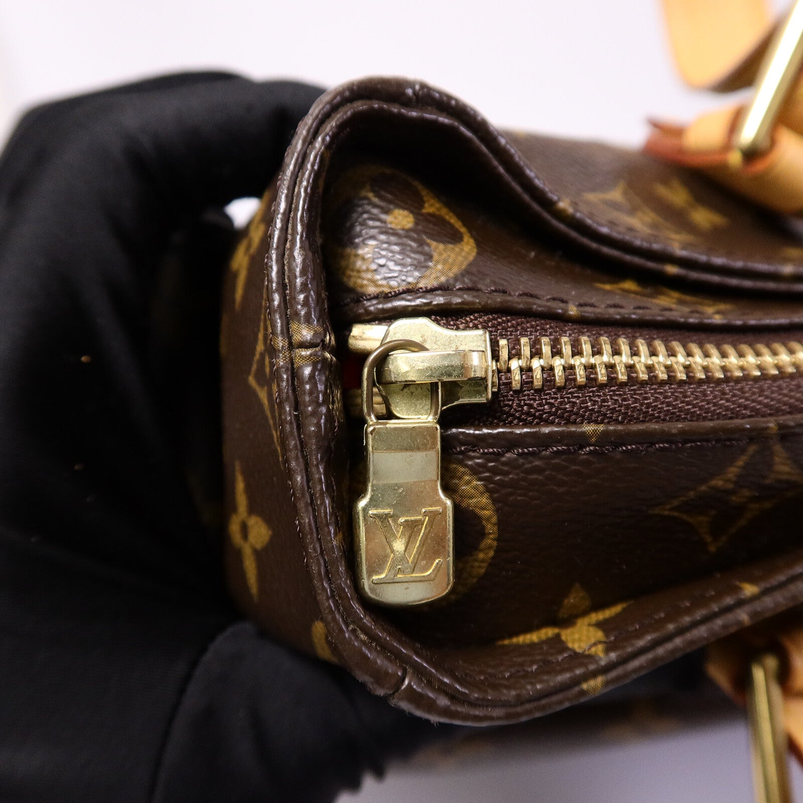 LOUIS VUITTON Monogram Multipli Cite金扣肩背袋