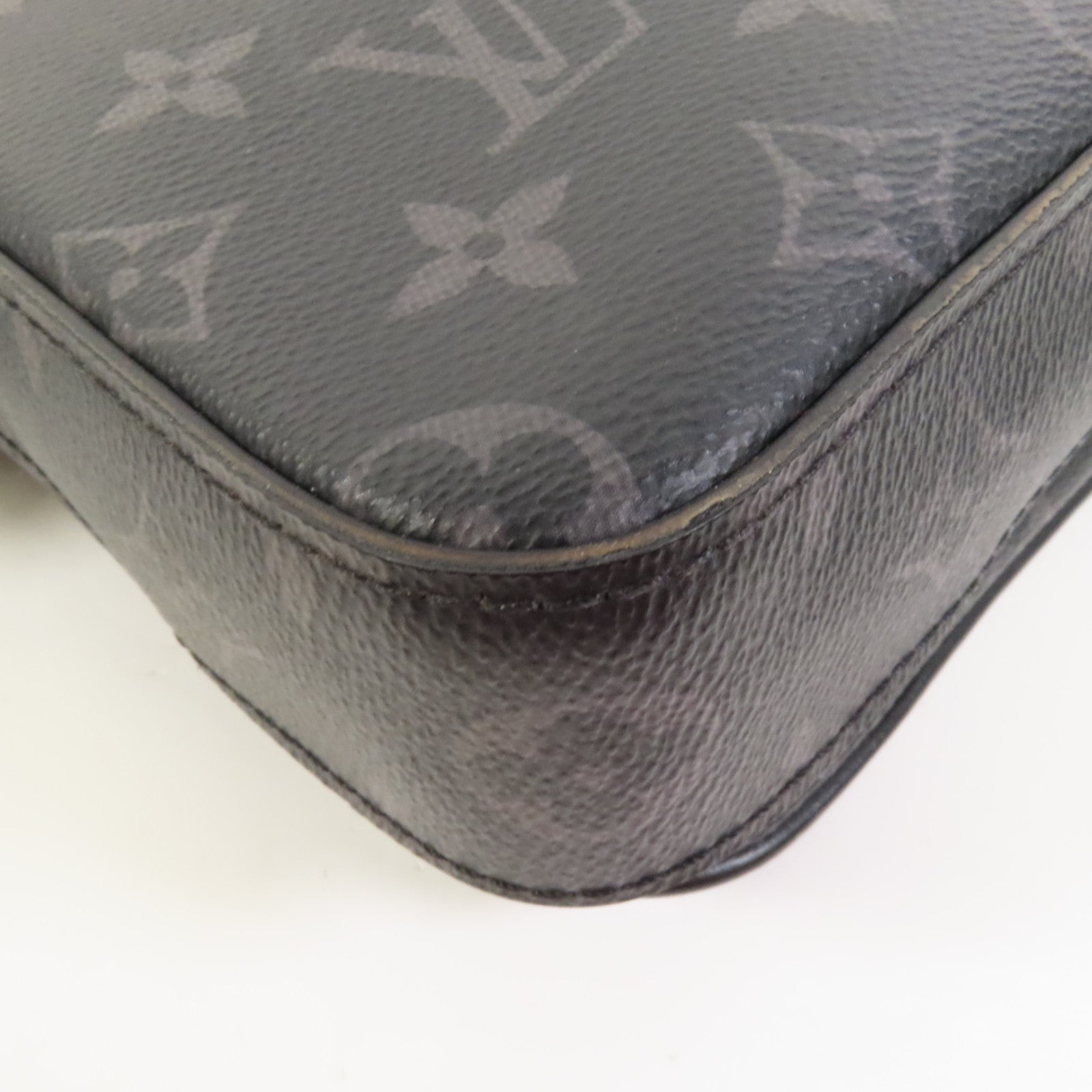 LOUIS VUITTON Monogram Eclipse Reverse Trio Messenger銀扣肩背袋灰色