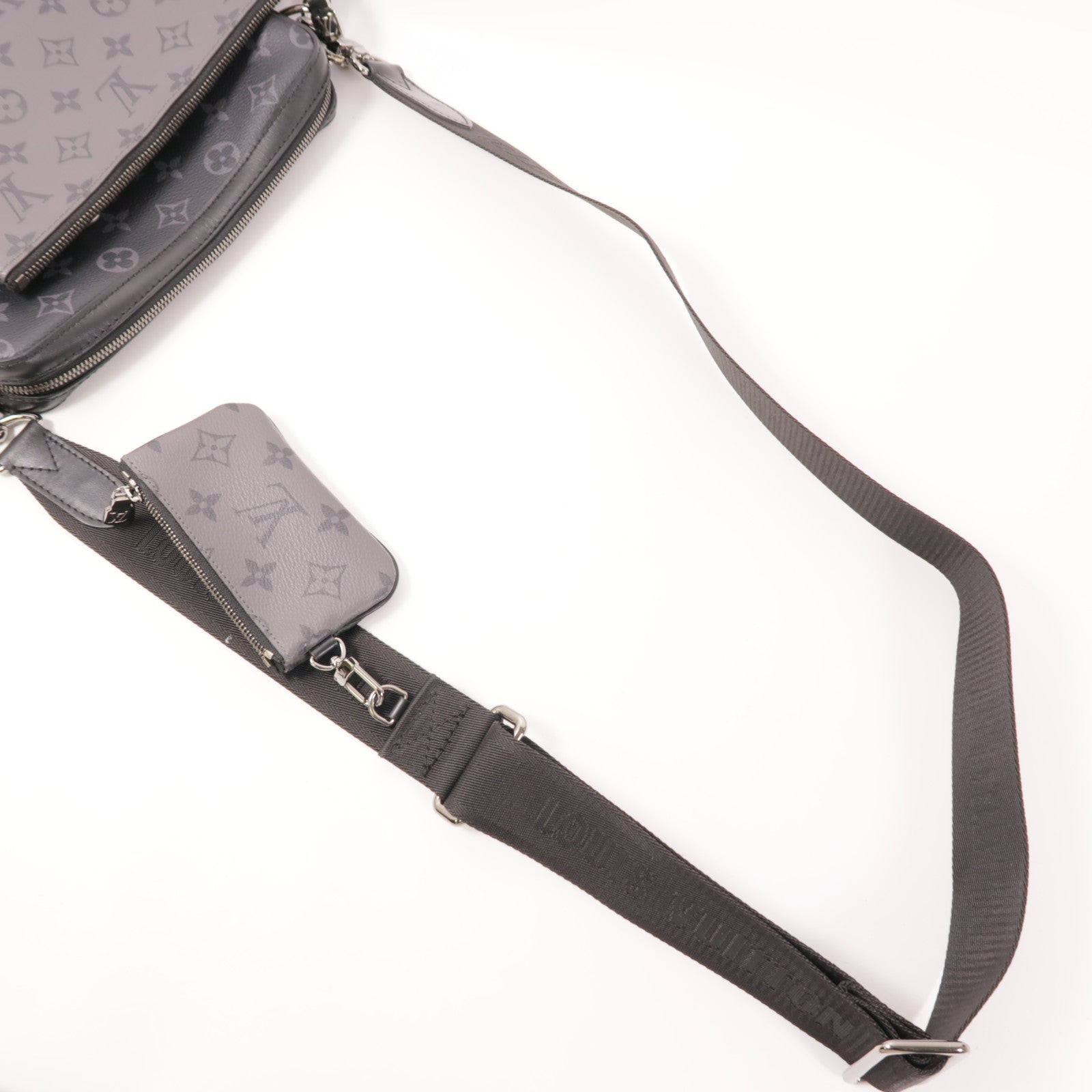 LOUIS VUITTON LV SHW Trio Messenger Shoulder Bag M69443 Monogram Eclipse Reverse