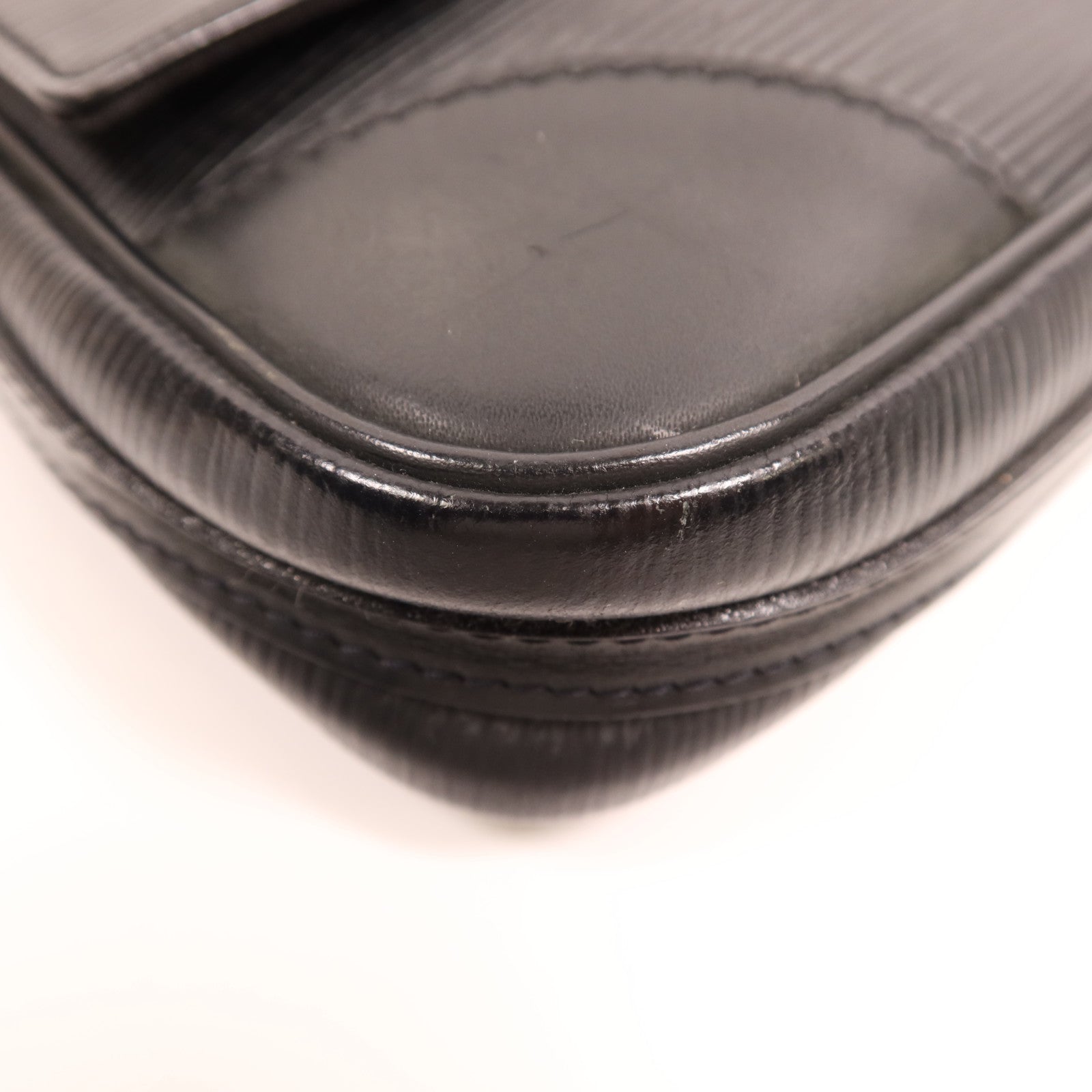 LOUIS VUITTON Epi Segur Pochette銀扣肩背袋