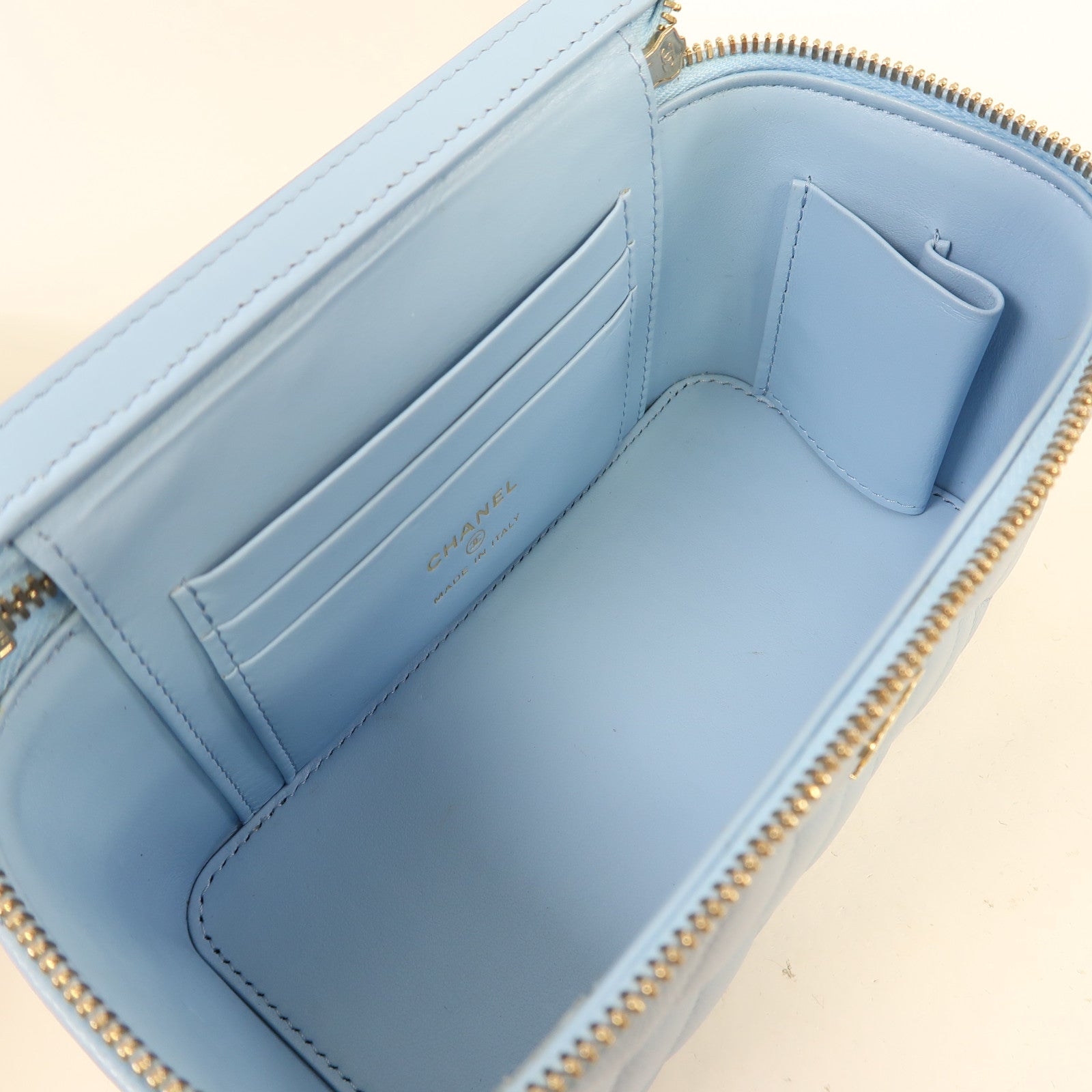 CHANEL 【激減優惠】菱格牛皮皮革Vanity Case金扣鏈帶肩背袋藍色