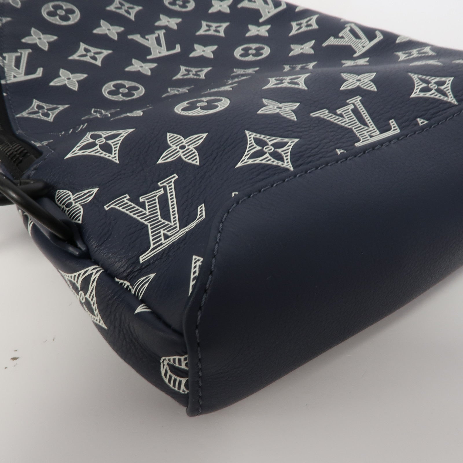LOUIS VUITTON Monogram Duo Slingbag肩背袋深藍色