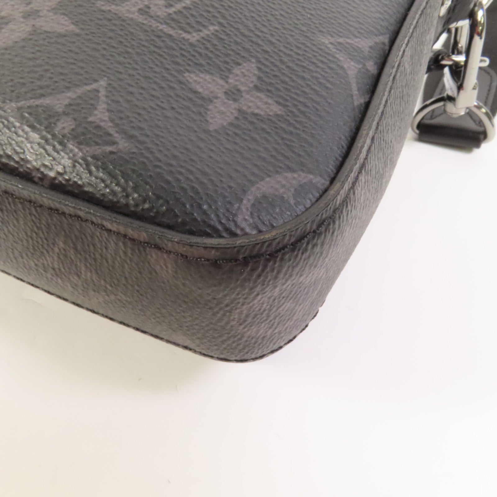 LOUIS VUITTON Monogram Eclipse Reverse Trio Messenger銀扣肩背袋灰色
