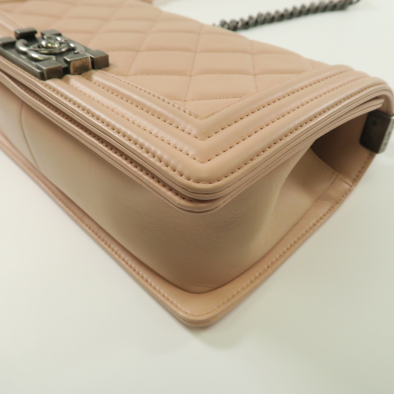 CHANEL 菱格羊皮皮革Boy 25銀扣鏈帶肩背袋粉紅色