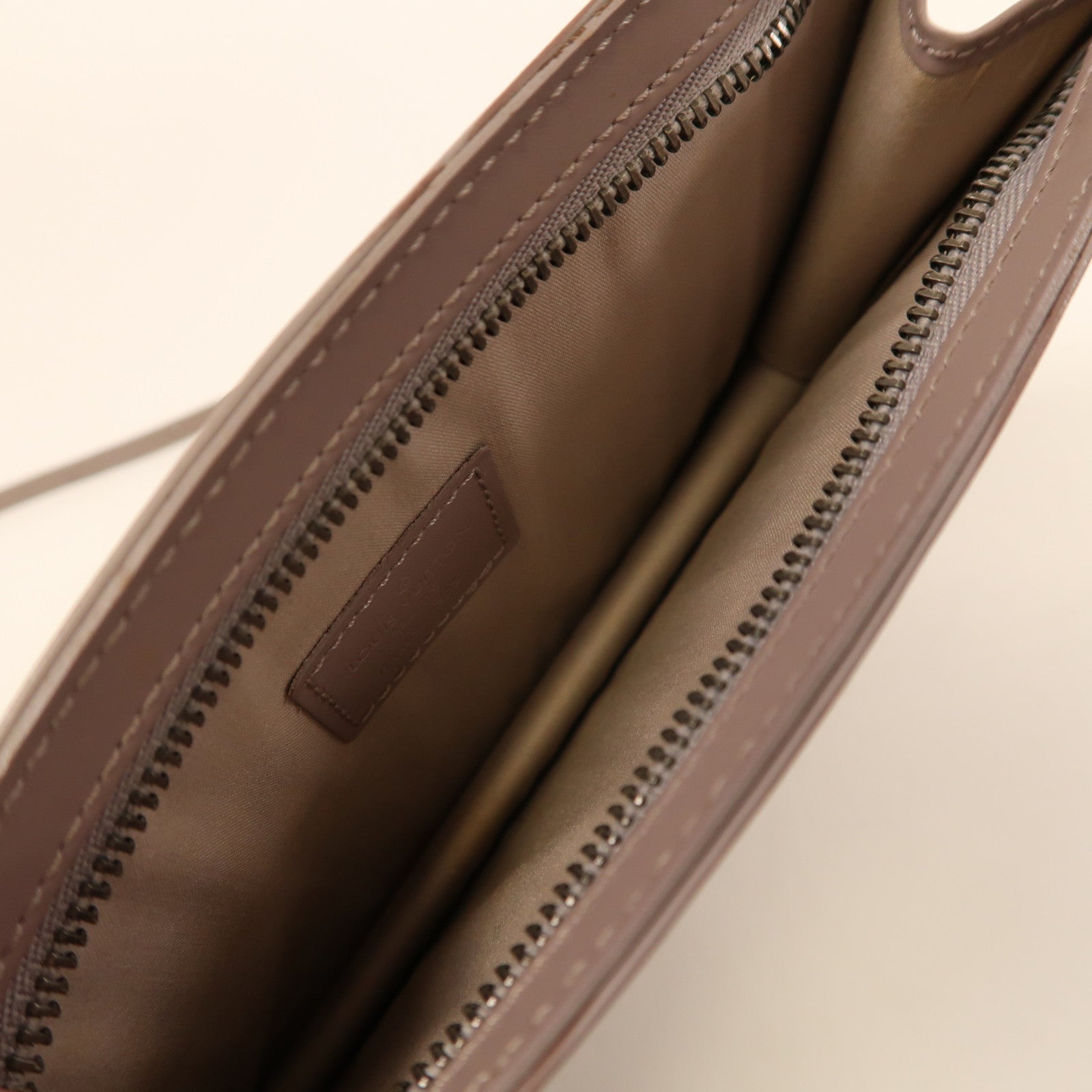 LOUIS VUITTON Epi Rochelle銀扣腰包