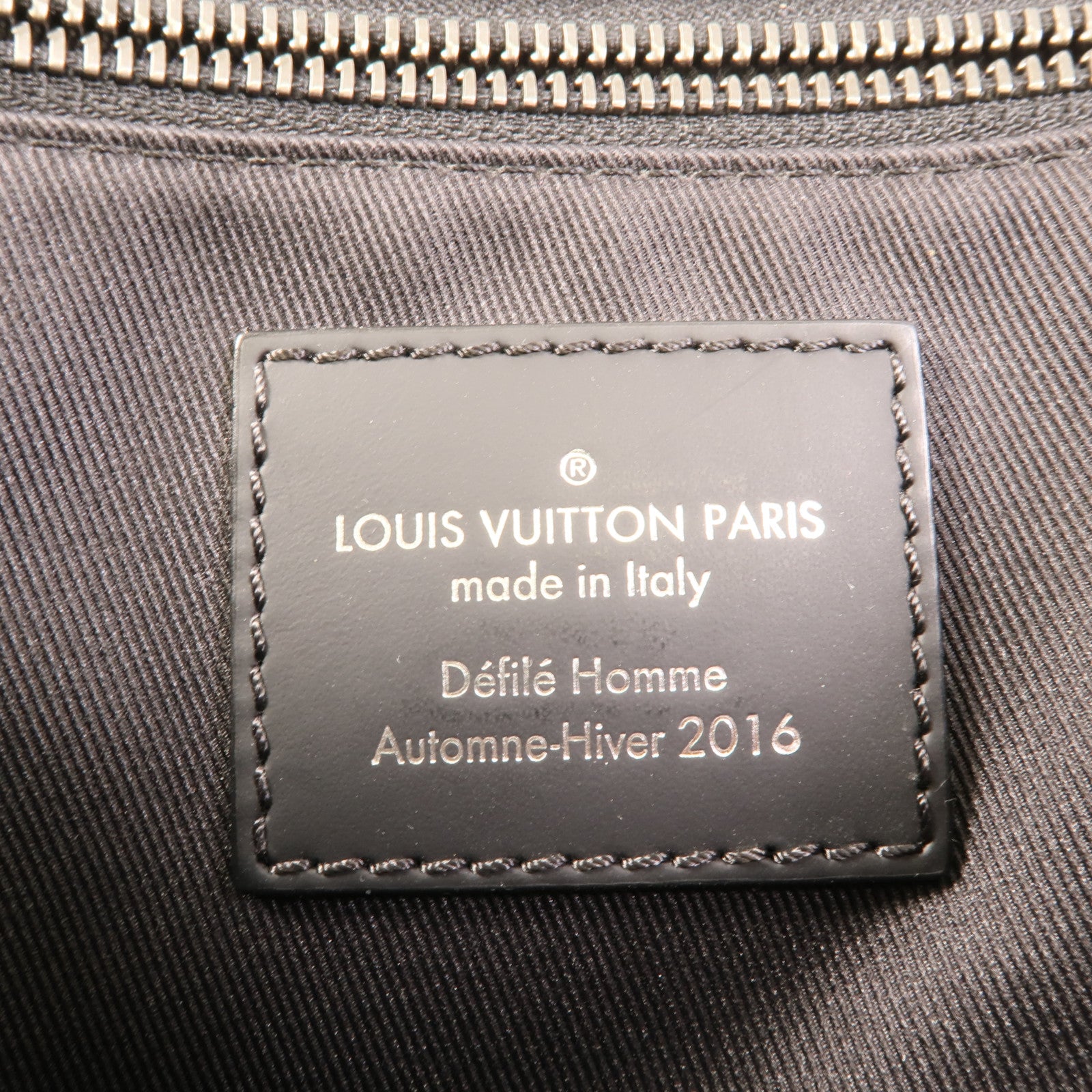LOUIS VUITTON Monogram Eclipse Messenger PM Voyager銀扣肩背袋