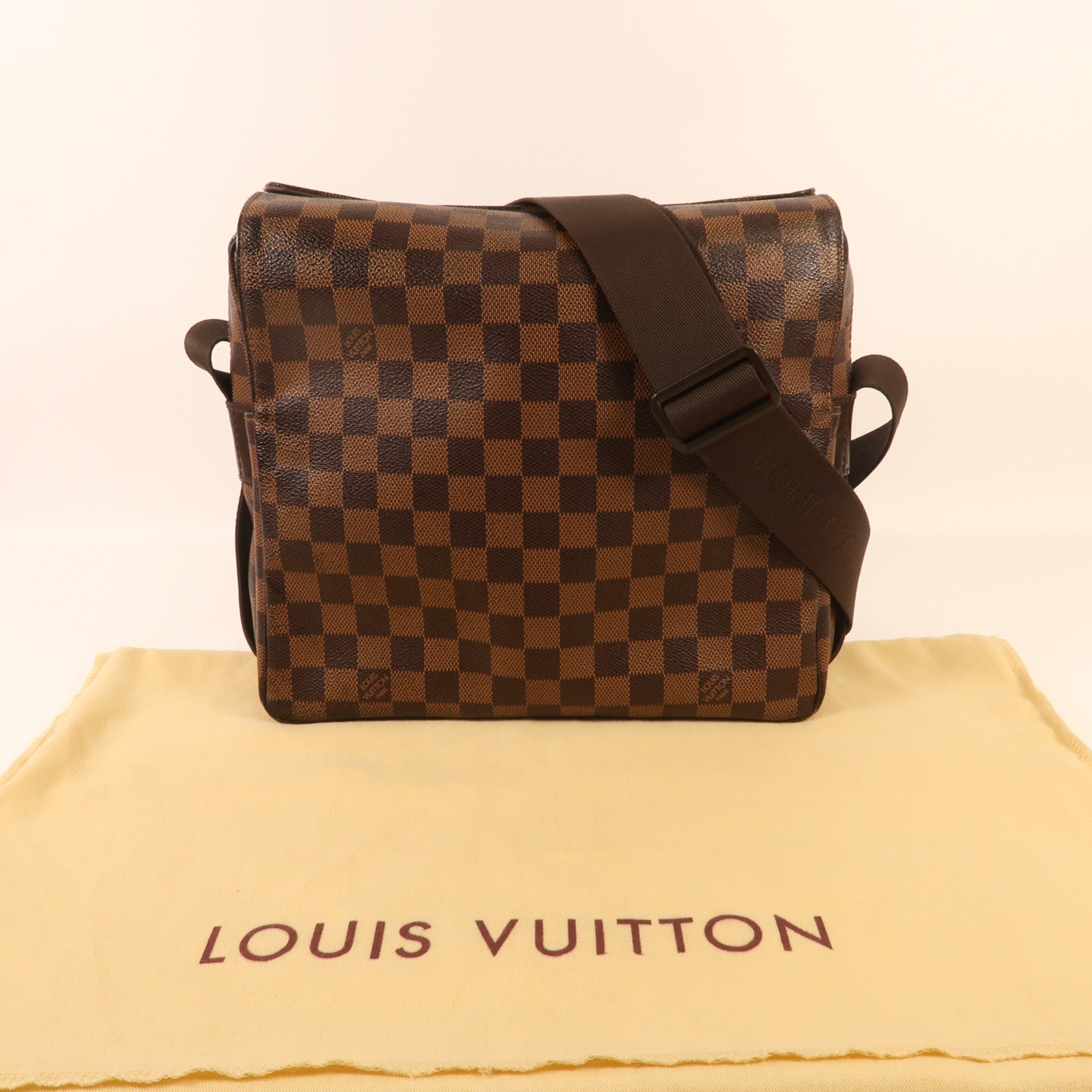 LOUIS VUITTON Damier Naviglio金扣肩背袋
