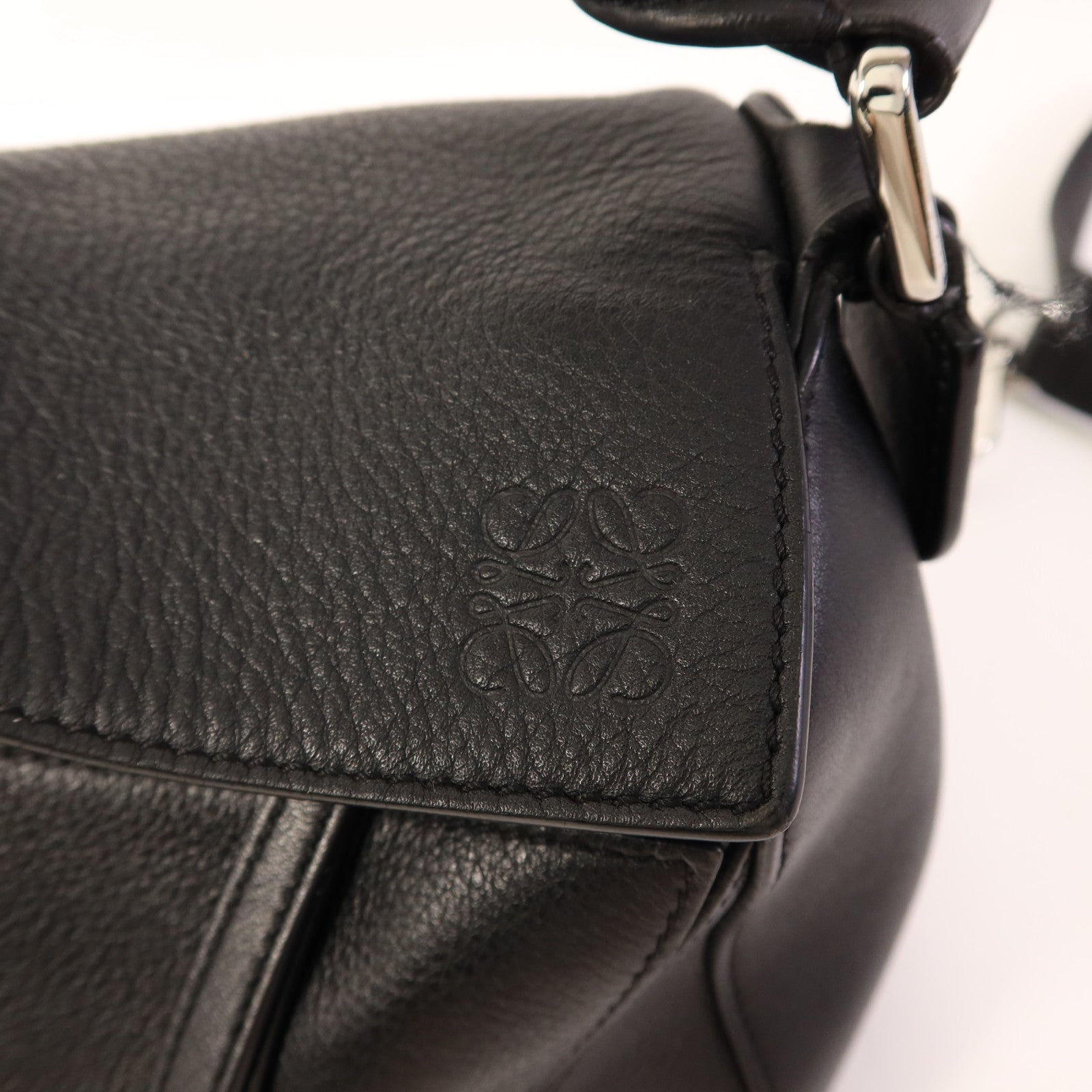 LOEWE 牛皮皮革Small Puzzle銀扣手挽肩背兩用袋