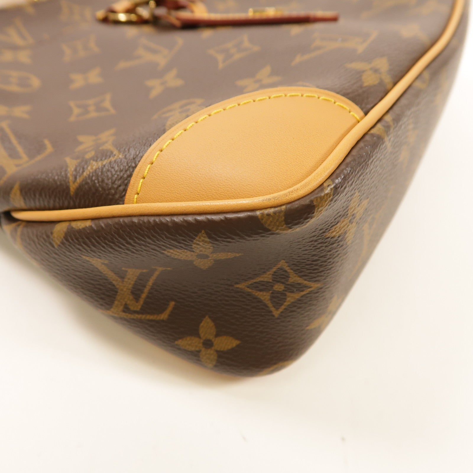 LOUIS VUITTON Monogram Odeon金扣肩背袋