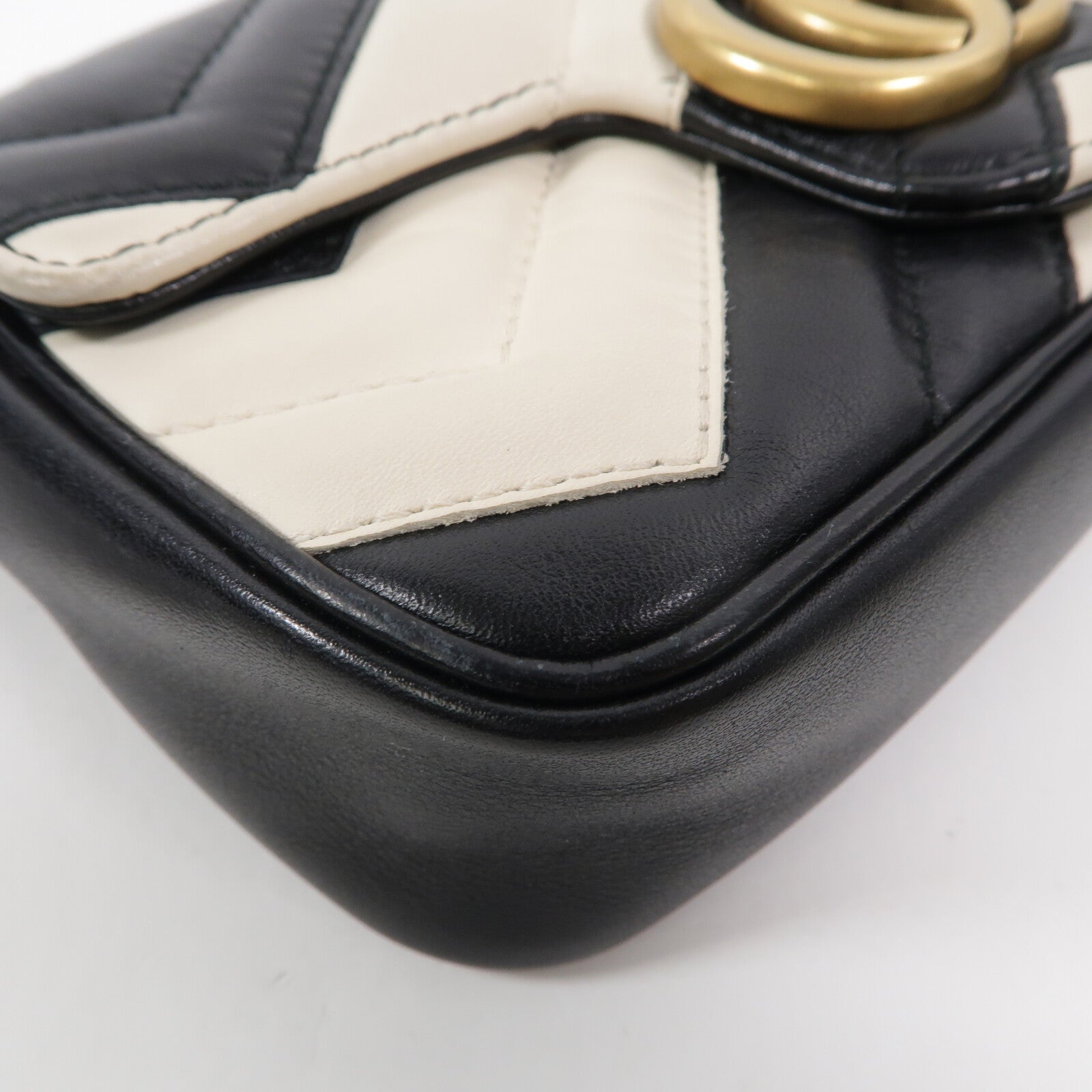 GUCCI 牛皮皮革GG Marmont Super Mini鏈帶肩背袋