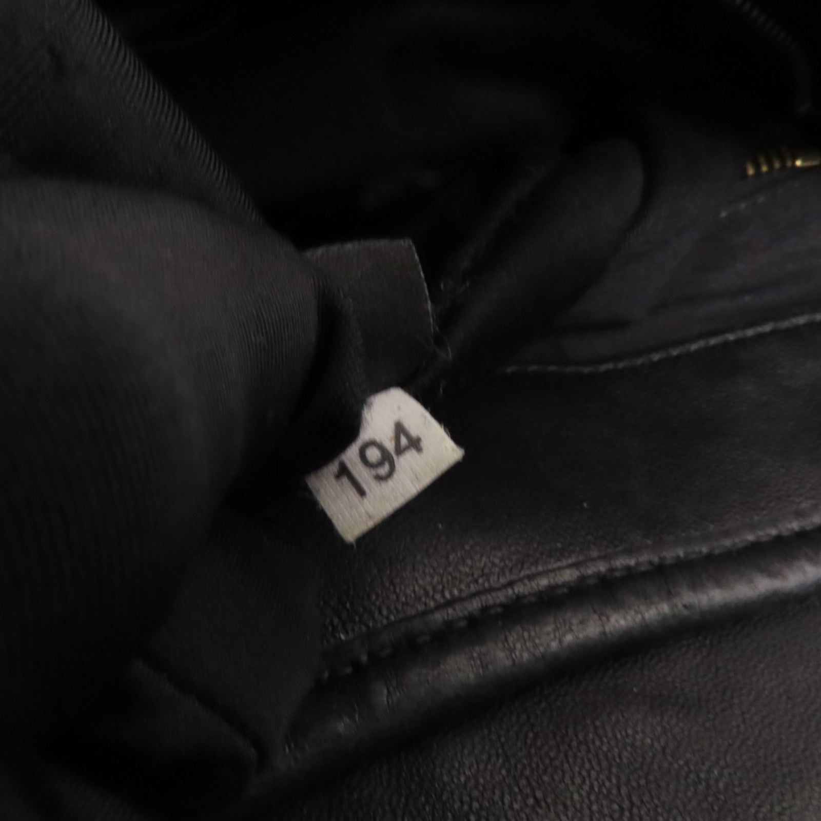 Miu Miu 羊皮皮革2 Way Shoulder金扣手挽肩背兩用袋