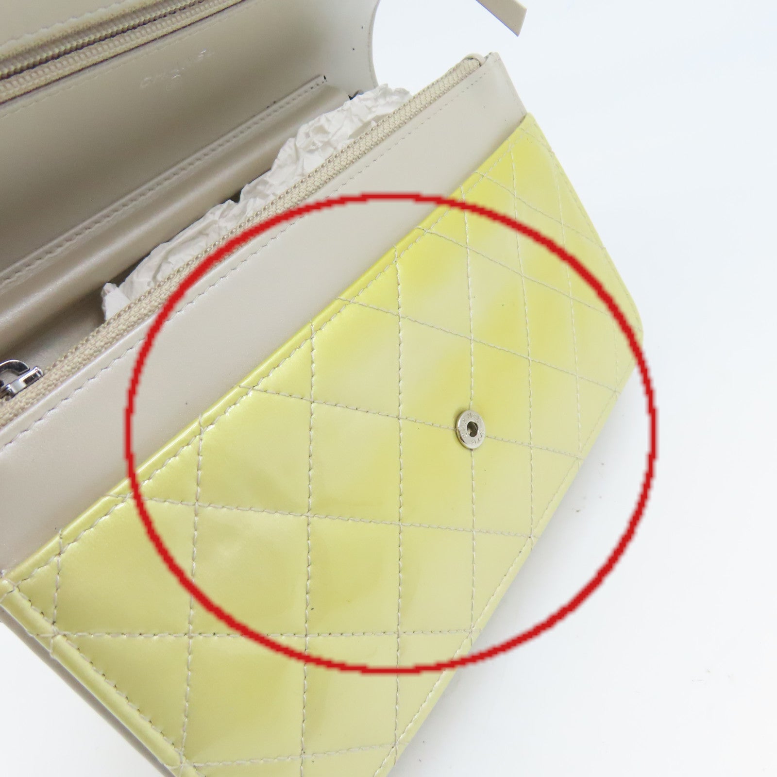CHANEL 【激減優惠】菱格漆皮皮革WOC Wallet On Chain Shoulder Bag銀扣鏈帶肩背袋杏色