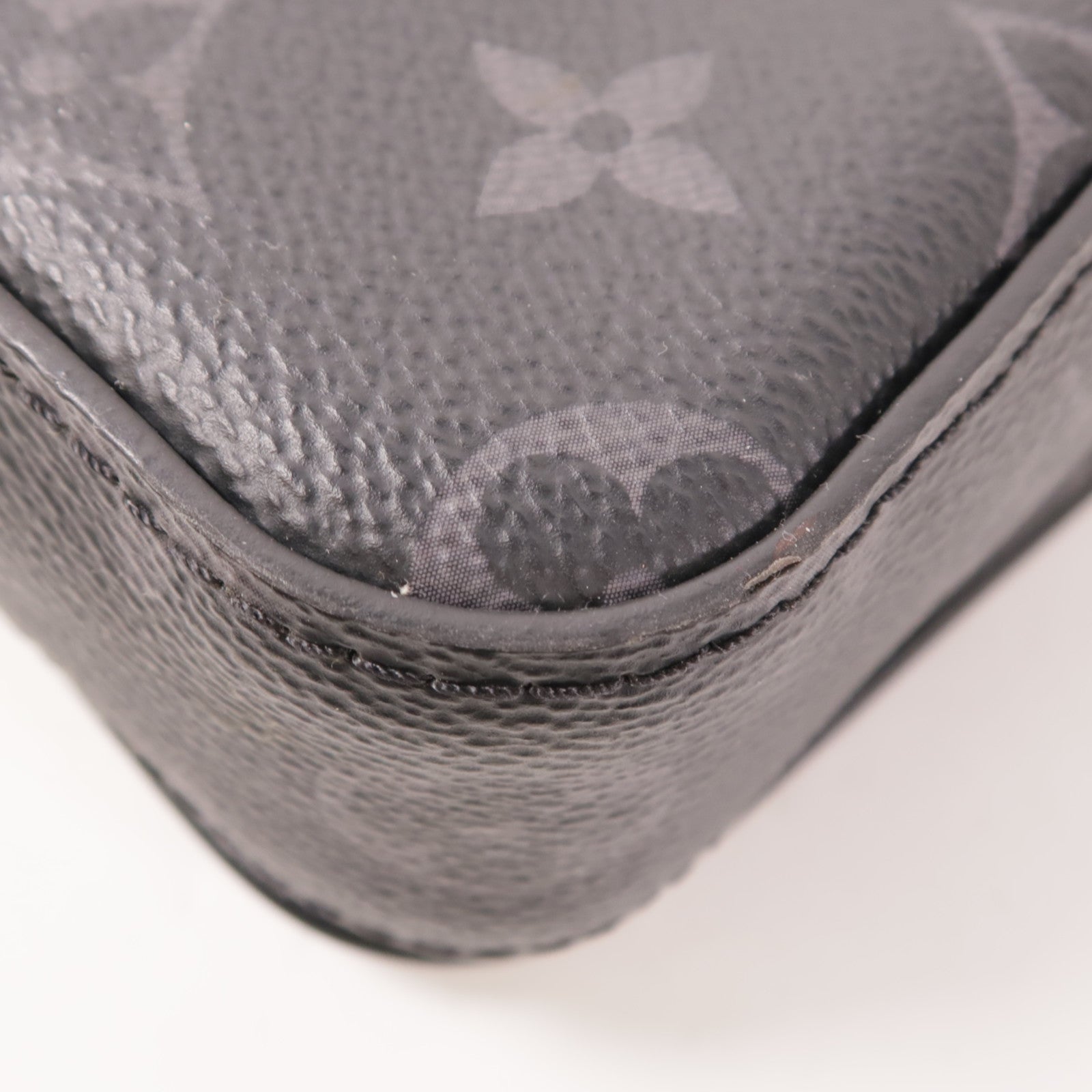 LOUIS VUITTON LV SHW Trio Messenger Shoulder Bag M69443 Monogram Eclipse Reverse