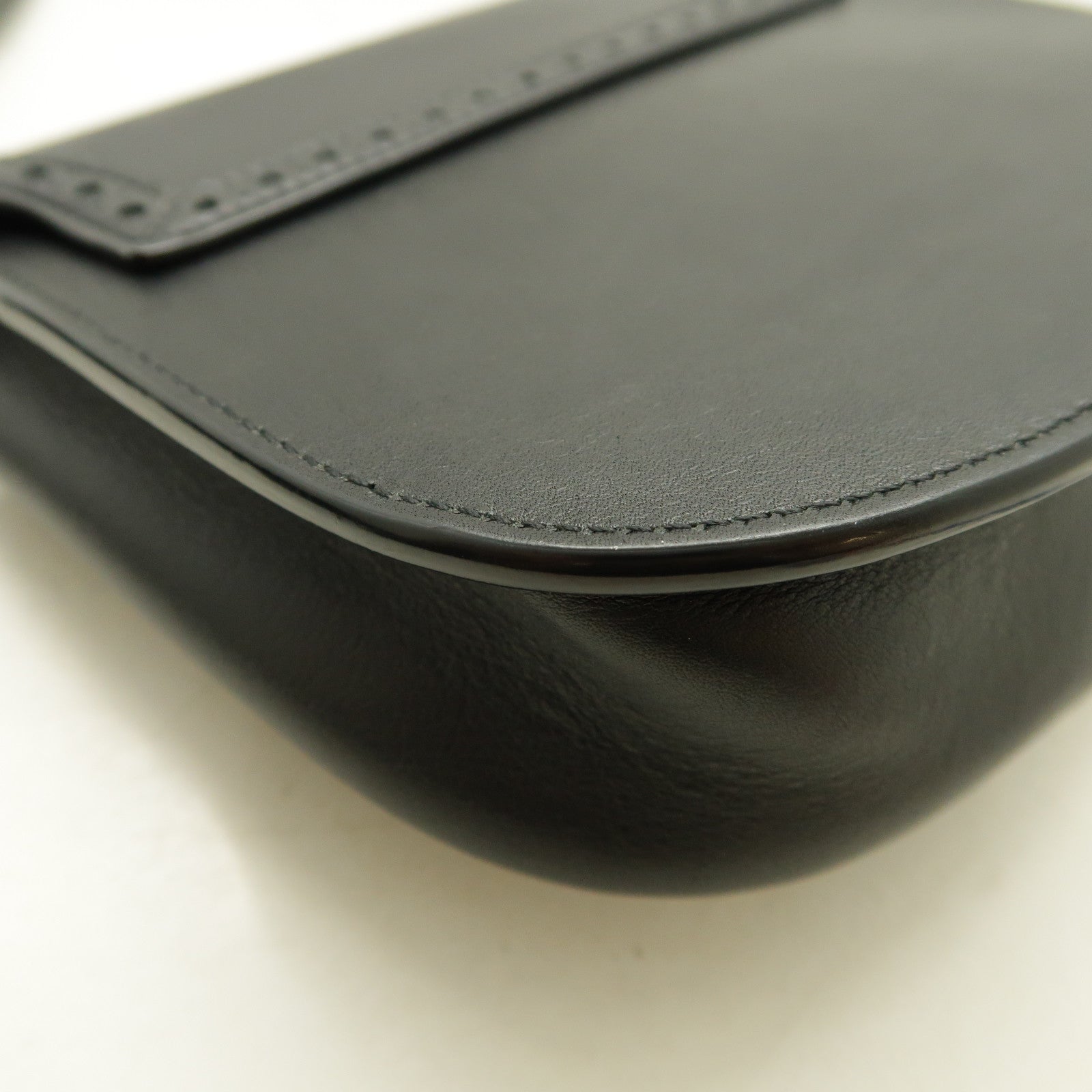 SAINT LAURENT 牛皮皮革kaia Small Shoulder Bag金扣肩背袋黑色