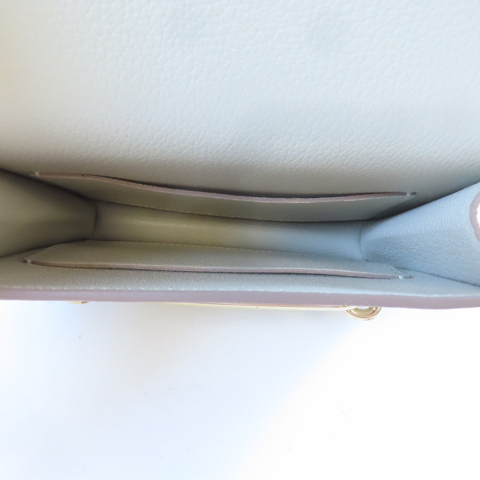 HERMES Chevre皮革Roulis Slim金扣錢包Nata白色