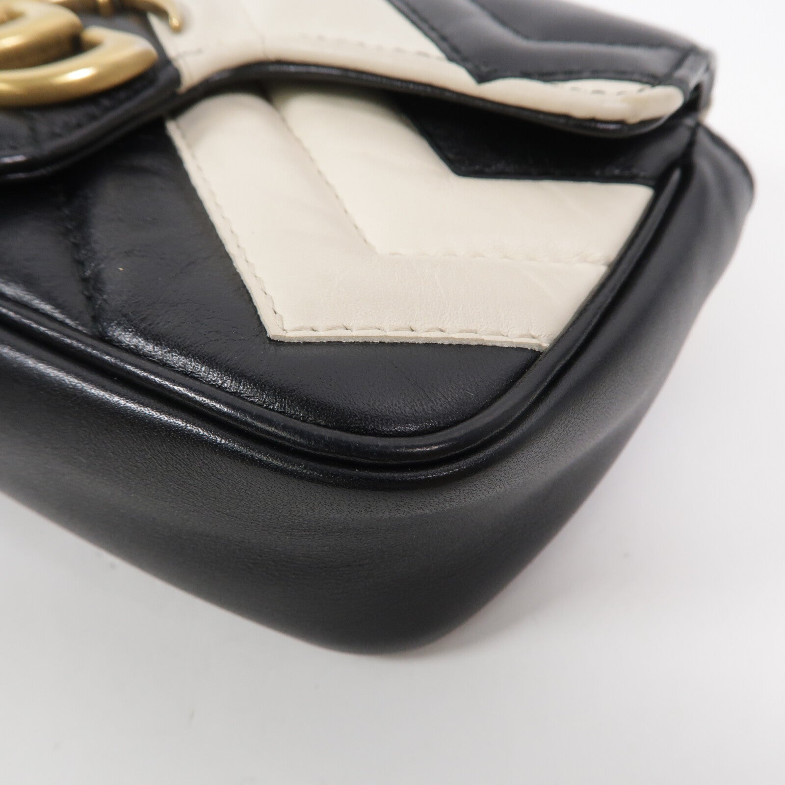 GUCCI 牛皮皮革GG Marmont Super Mini鏈帶肩背袋