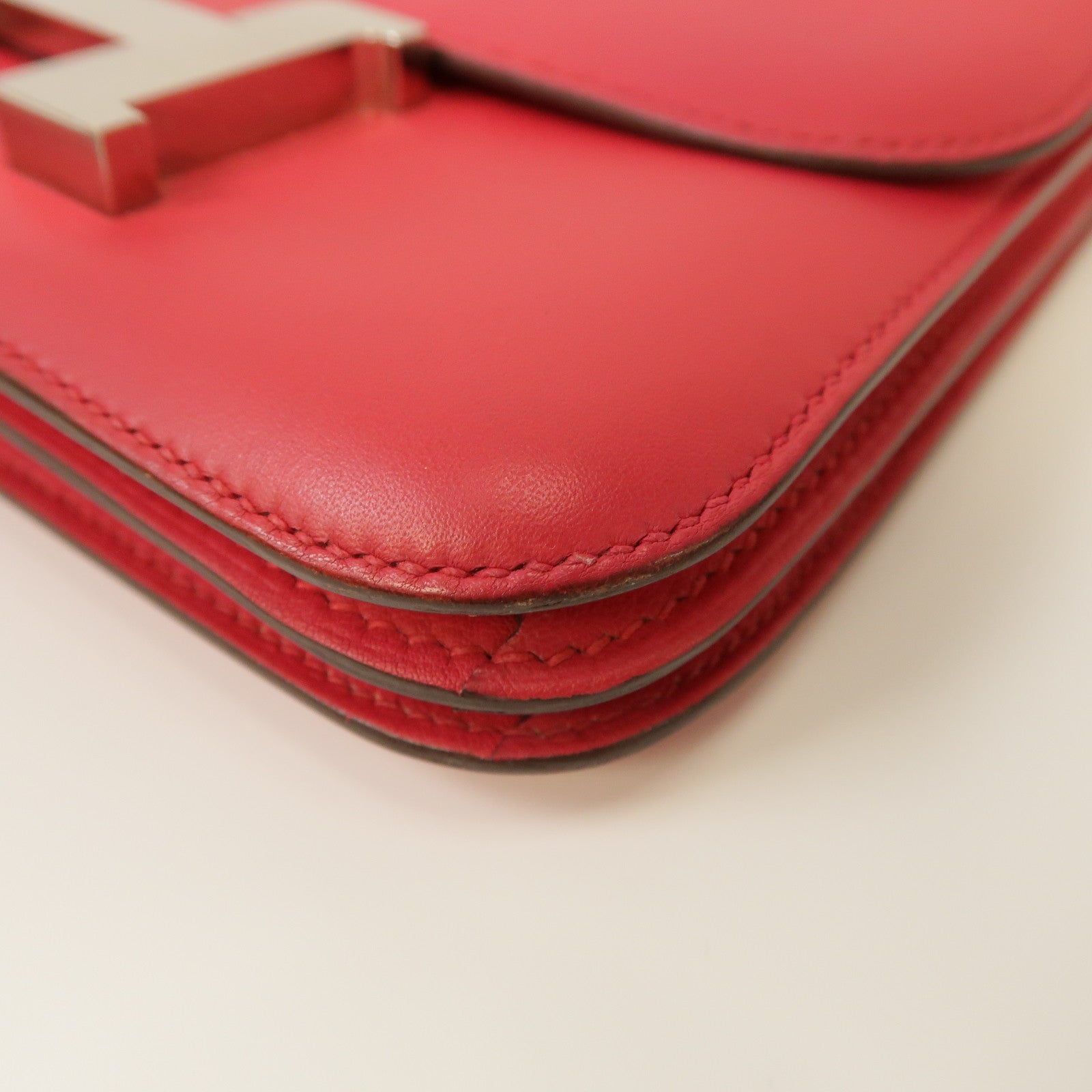 HERMES 【激減優惠】Swift皮革Mini Constance銀扣肩背袋紅色