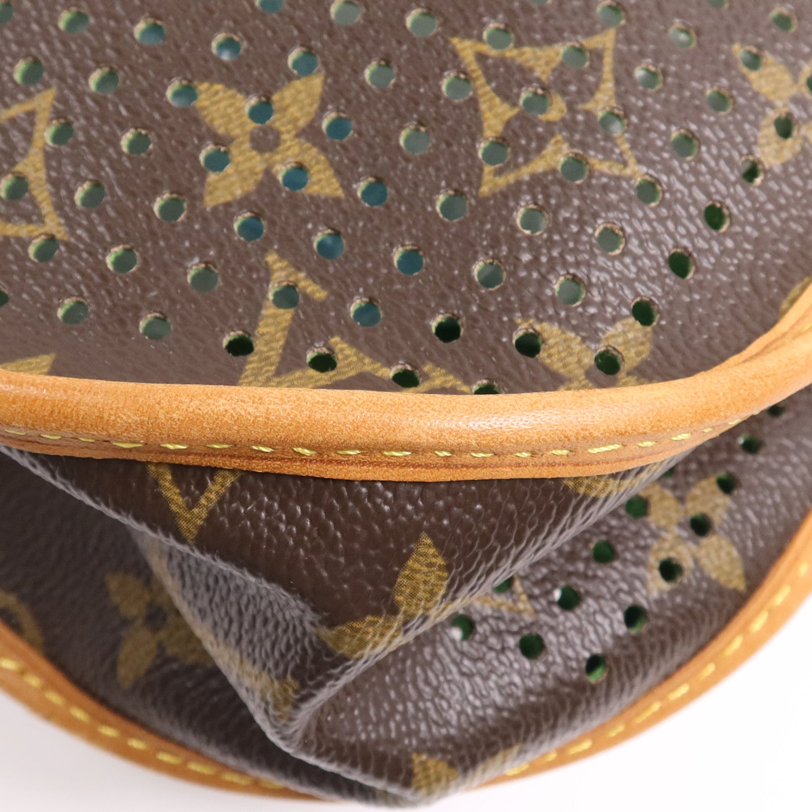 LOUIS VUITTON Monogram Perfo Musette金扣肩背袋