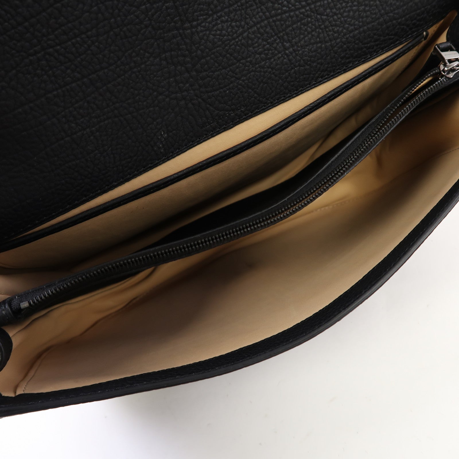 Delvaux 牛皮皮革Le Mutin MM銀扣肩背袋黑色