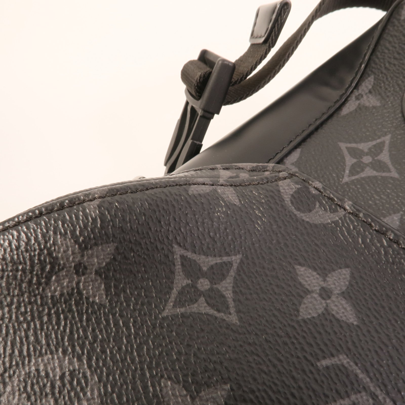 LOUIS VUITTON Monogram Eclipse Messenger PM Voyager銀扣肩背袋