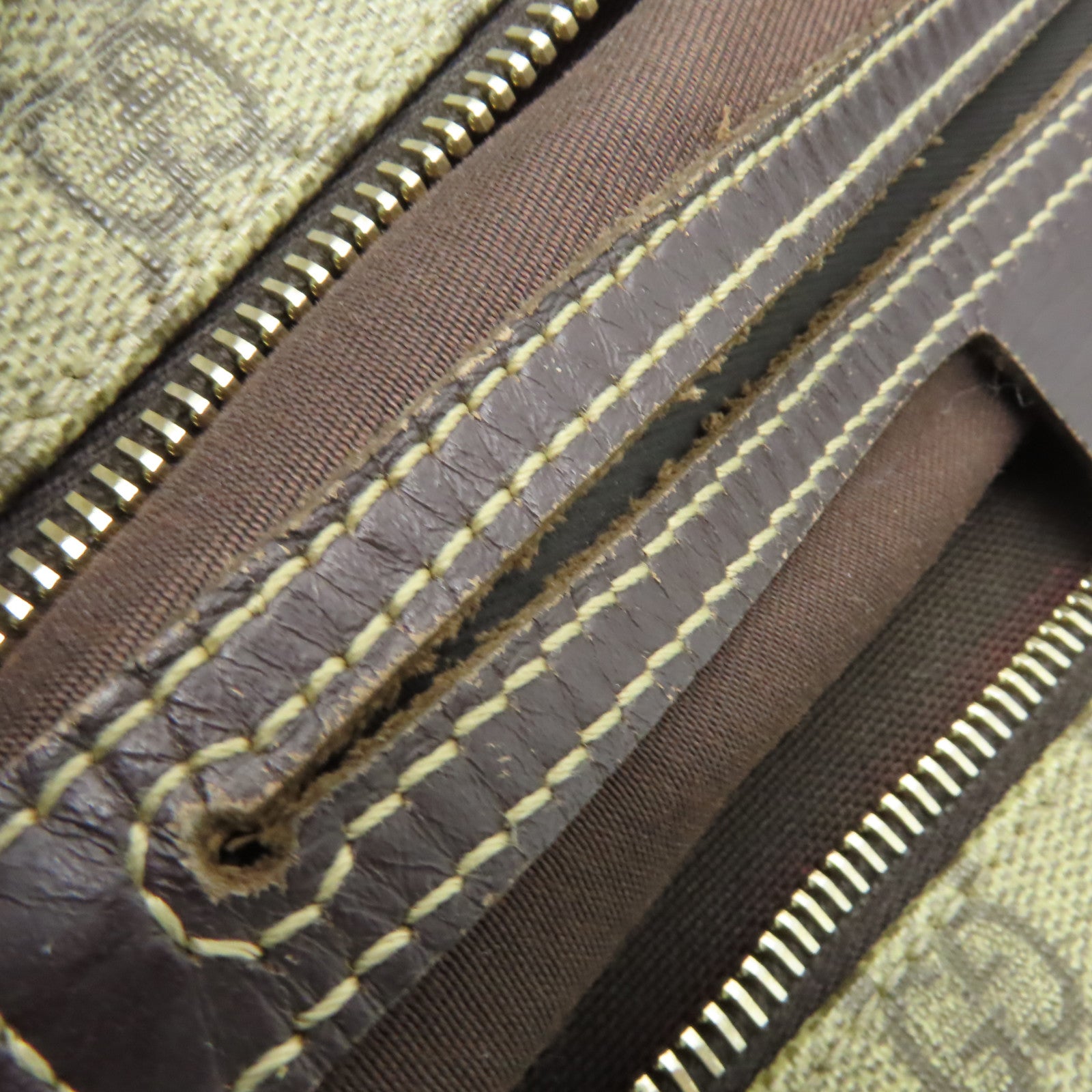 GUCCI 塗層帆布Shoulder Bag金扣肩背袋棕色