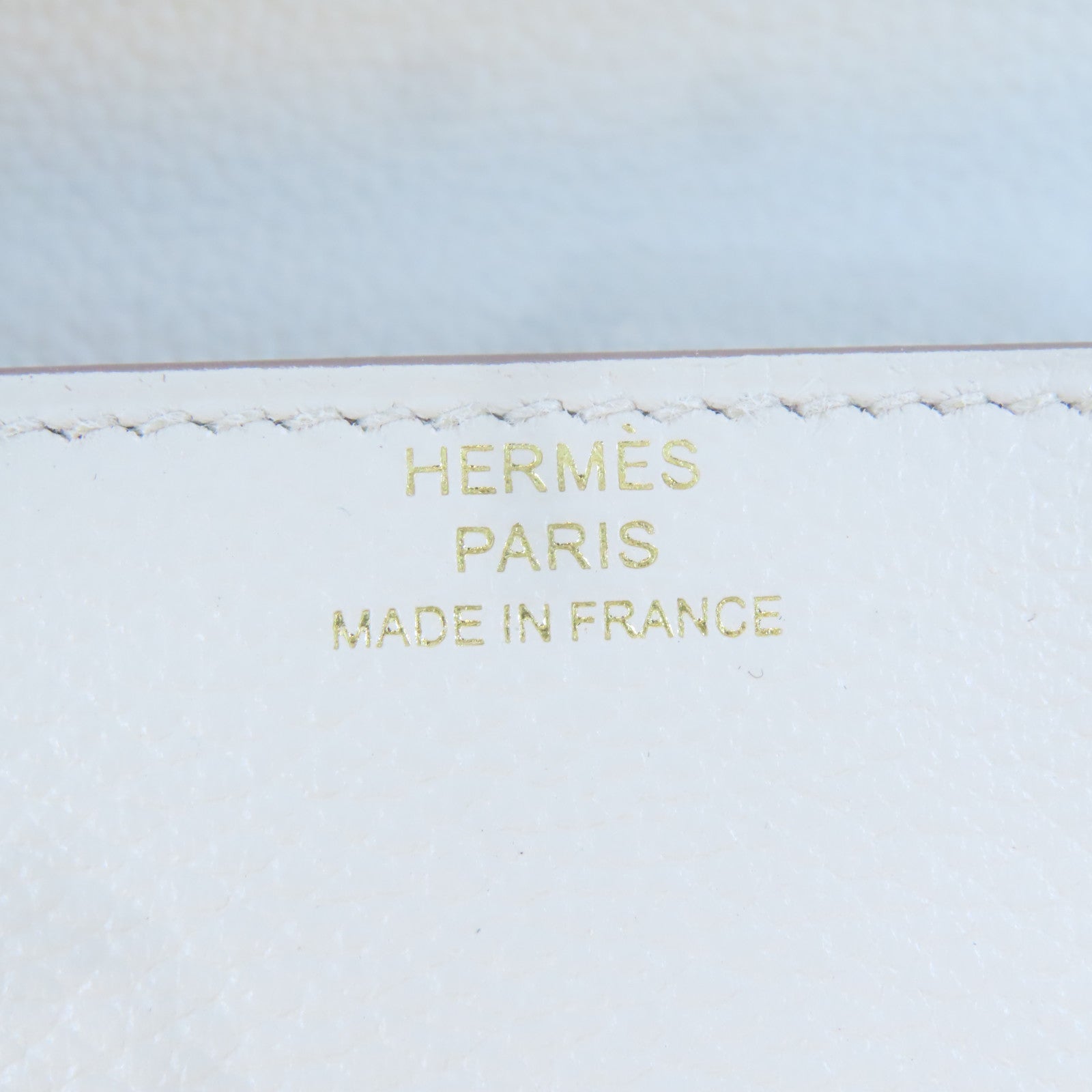 HERMES Chevre皮革Roulis Slim金扣錢包Nata白色