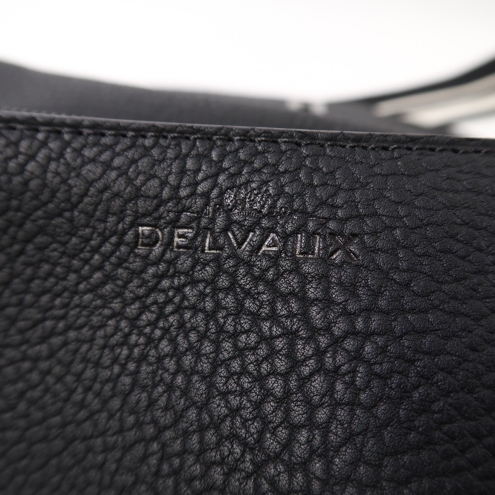 Delvaux 牛皮皮革Le Mutin MM銀扣肩背袋黑色